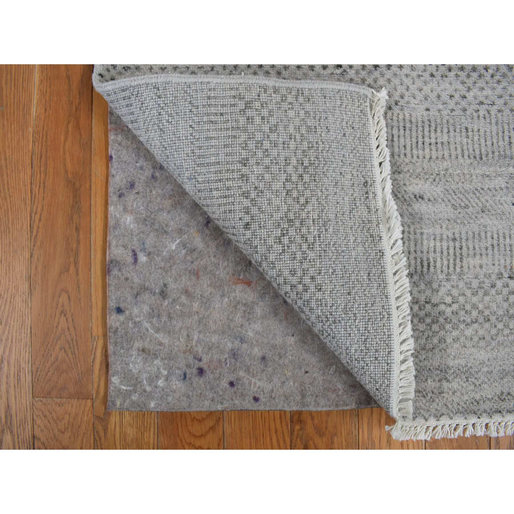 Modern-and-Contemporary-Hand-Knotted-Rug-390570