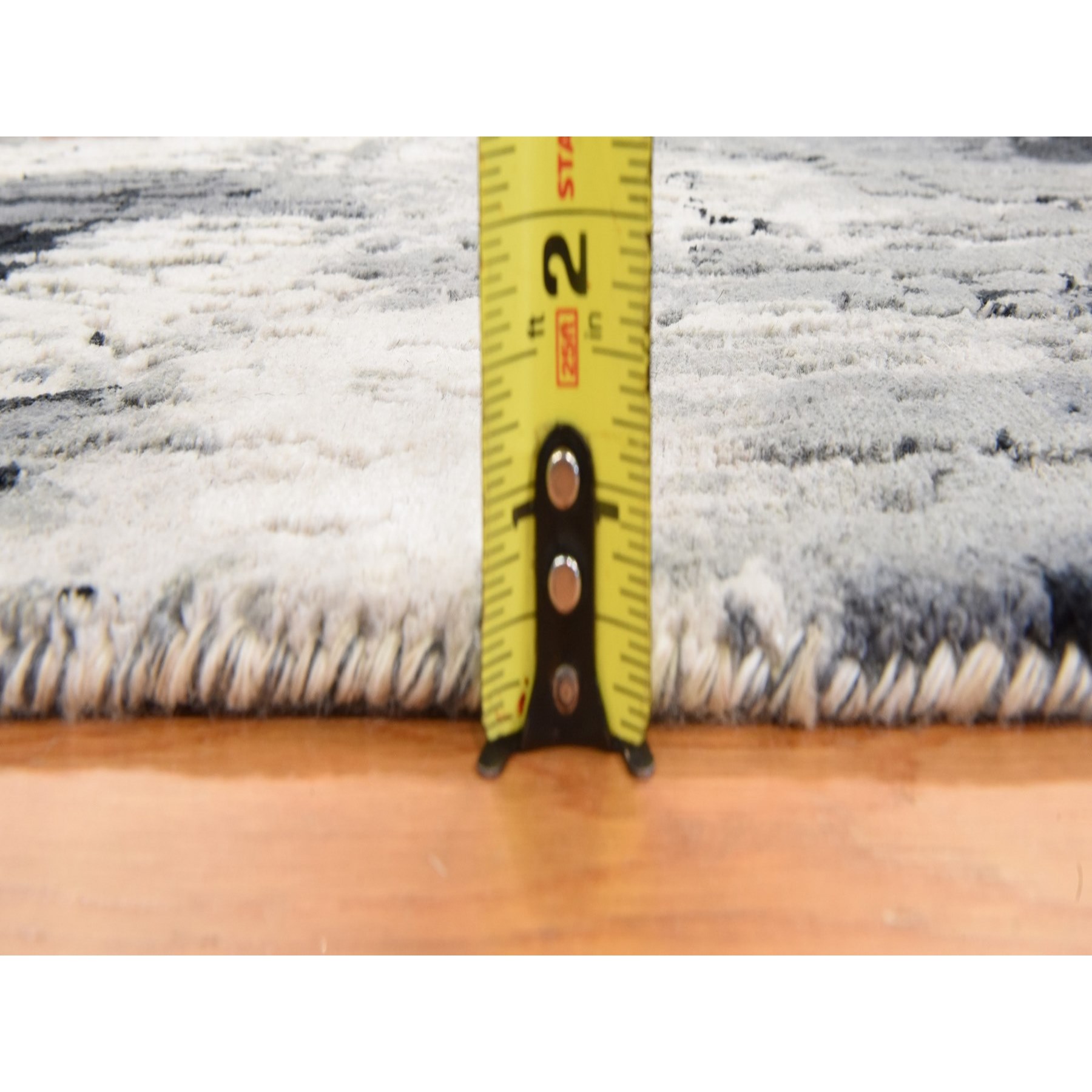 Modern-and-Contemporary-Hand-Knotted-Rug-392010