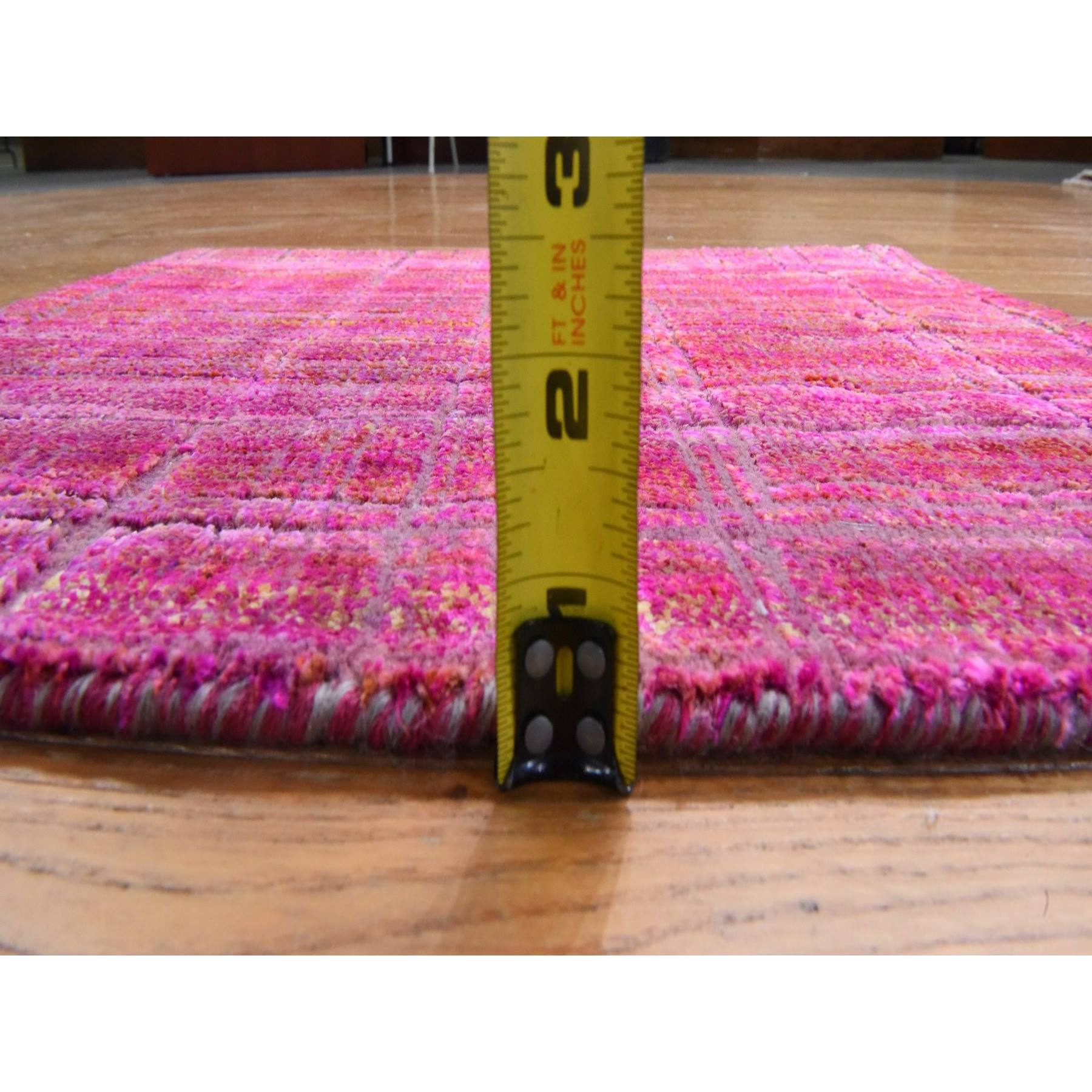 Modern-and-Contemporary-Hand-Knotted-Rug-392210