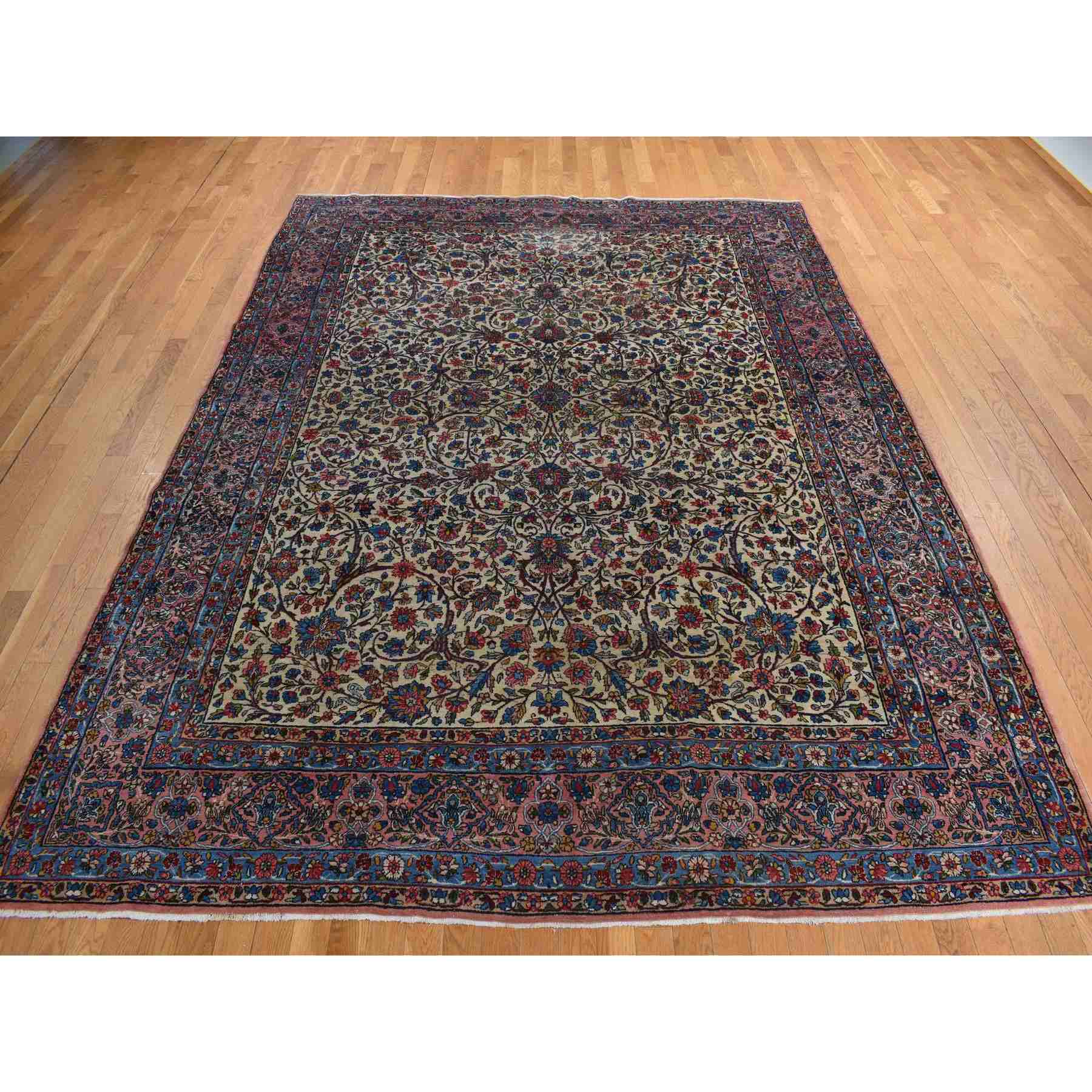 Persian-Hand-Knotted-Rug-391140