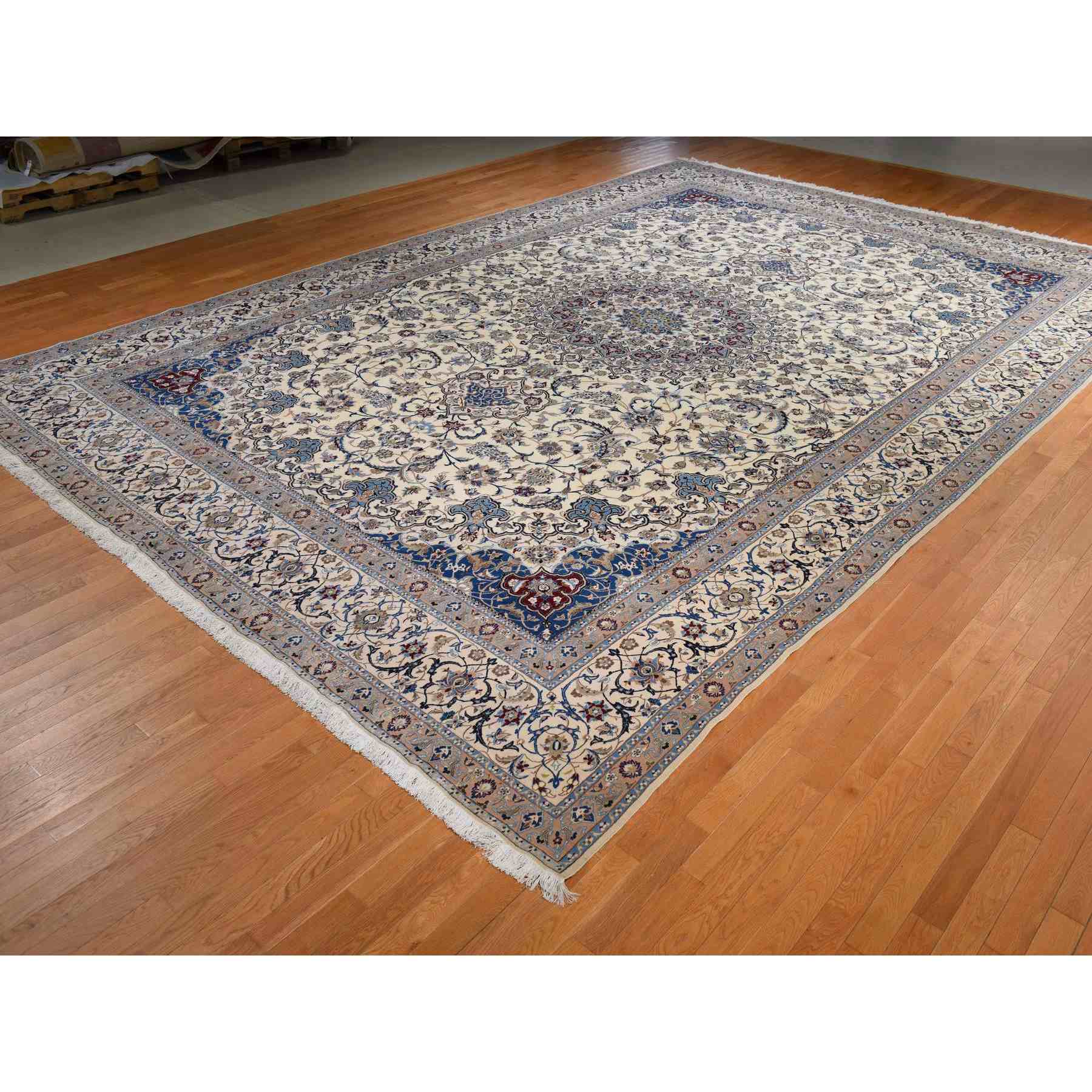 Persian-Hand-Knotted-Rug-391875