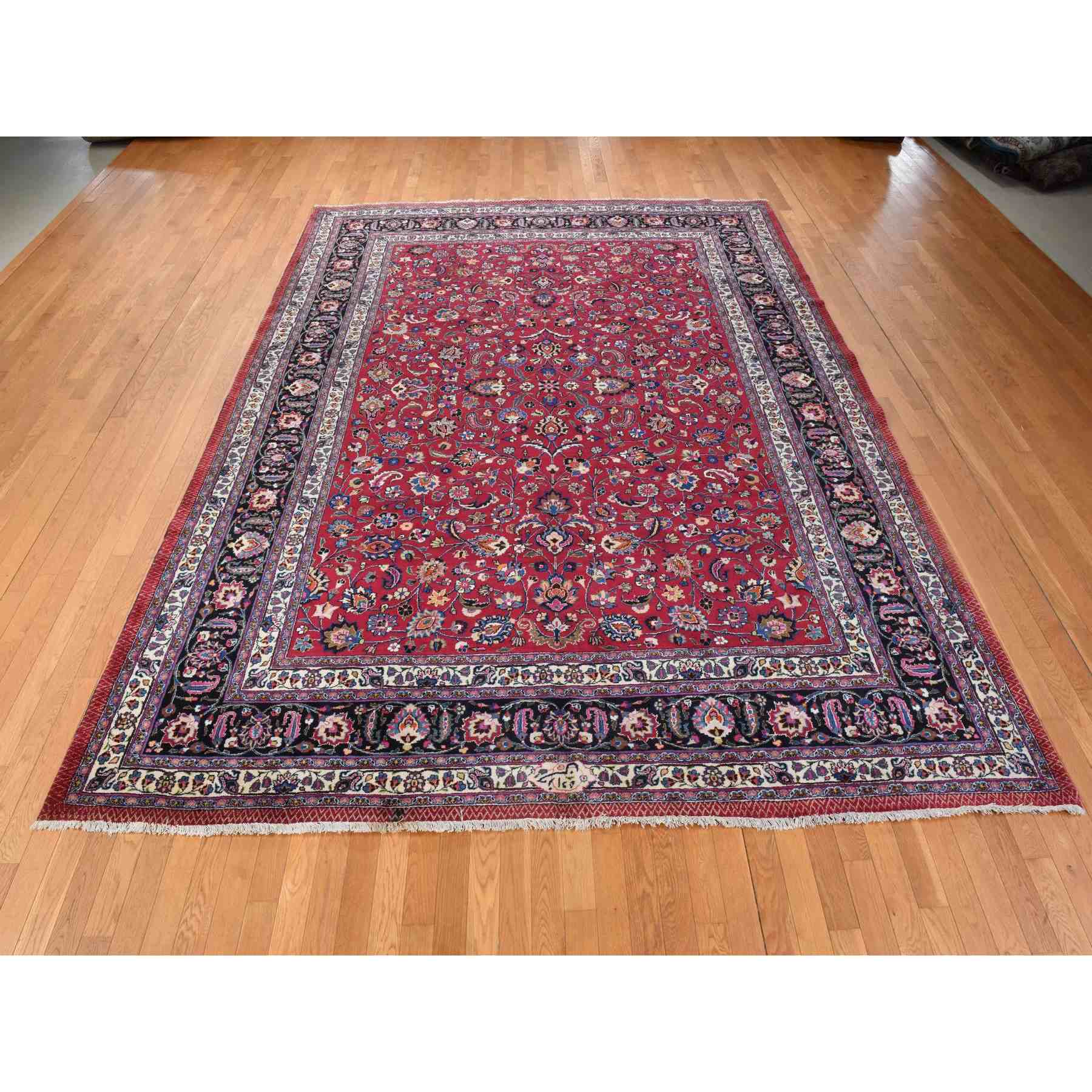 Persian-Hand-Knotted-Rug-392065