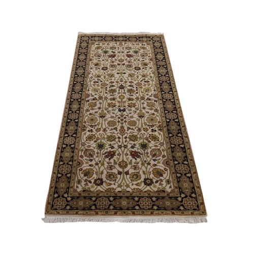 Chiffon White, Hand Knotted, 300 KPSI, Hand Spun New Zealand Luxurious Wool, Persian Tabriz Vase Design, Runner, Oriental Rug