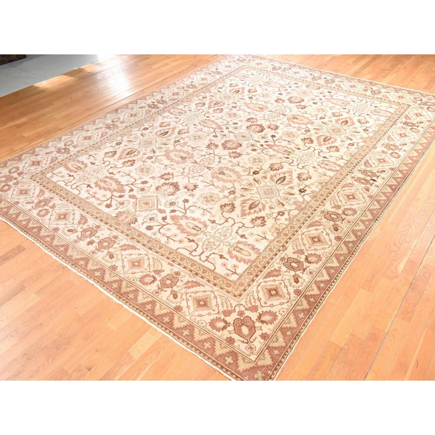 Antique-Hand-Knotted-Rug-392590