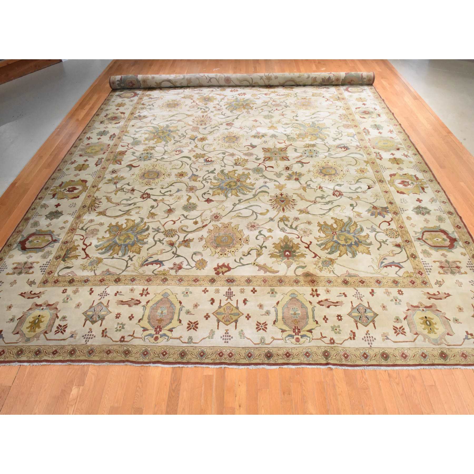 Oushak-And-Peshawar-Hand-Knotted-Rug-393290
