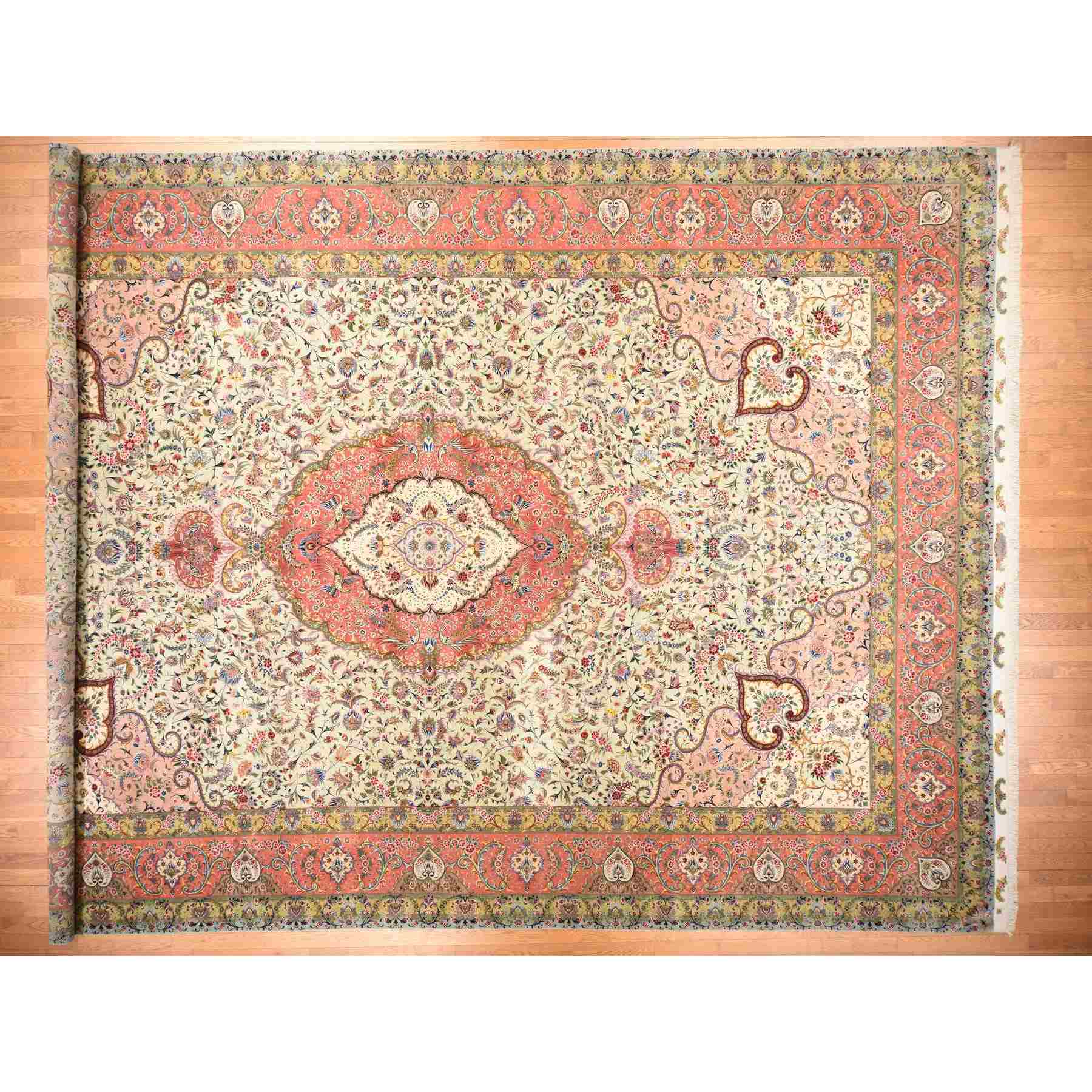 Persian-Hand-Knotted-Rug-392540