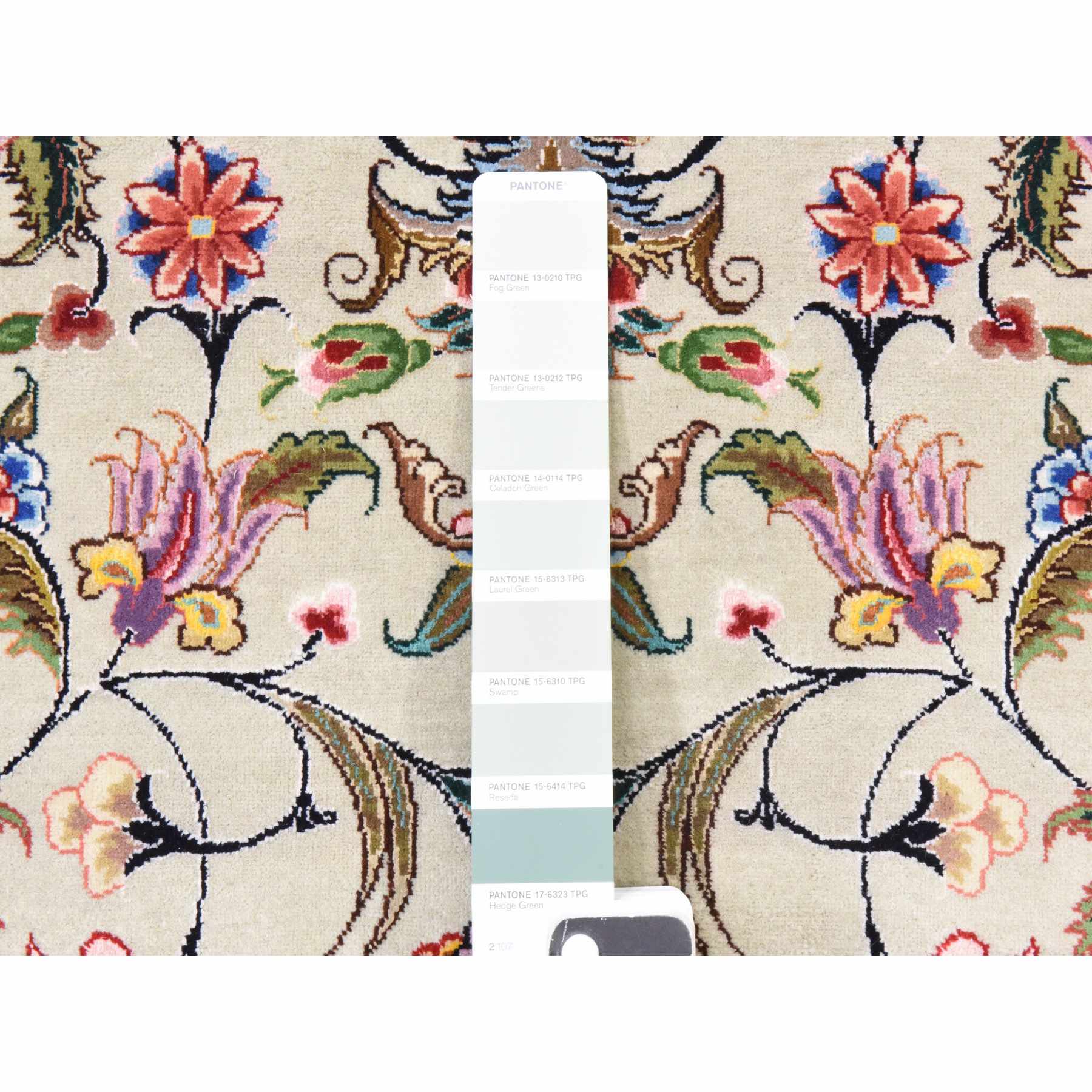 Persian-Hand-Knotted-Rug-392540