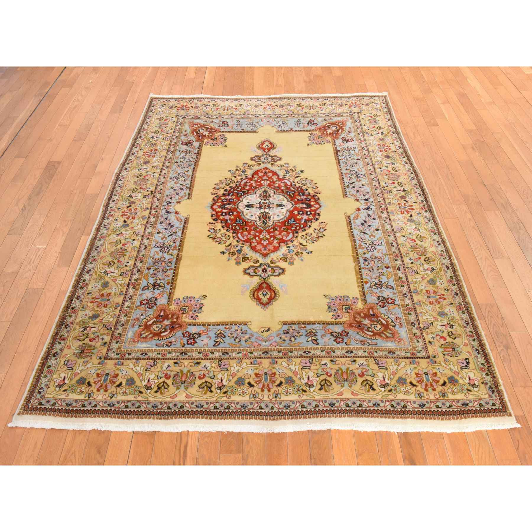 Persian-Hand-Knotted-Rug-392800