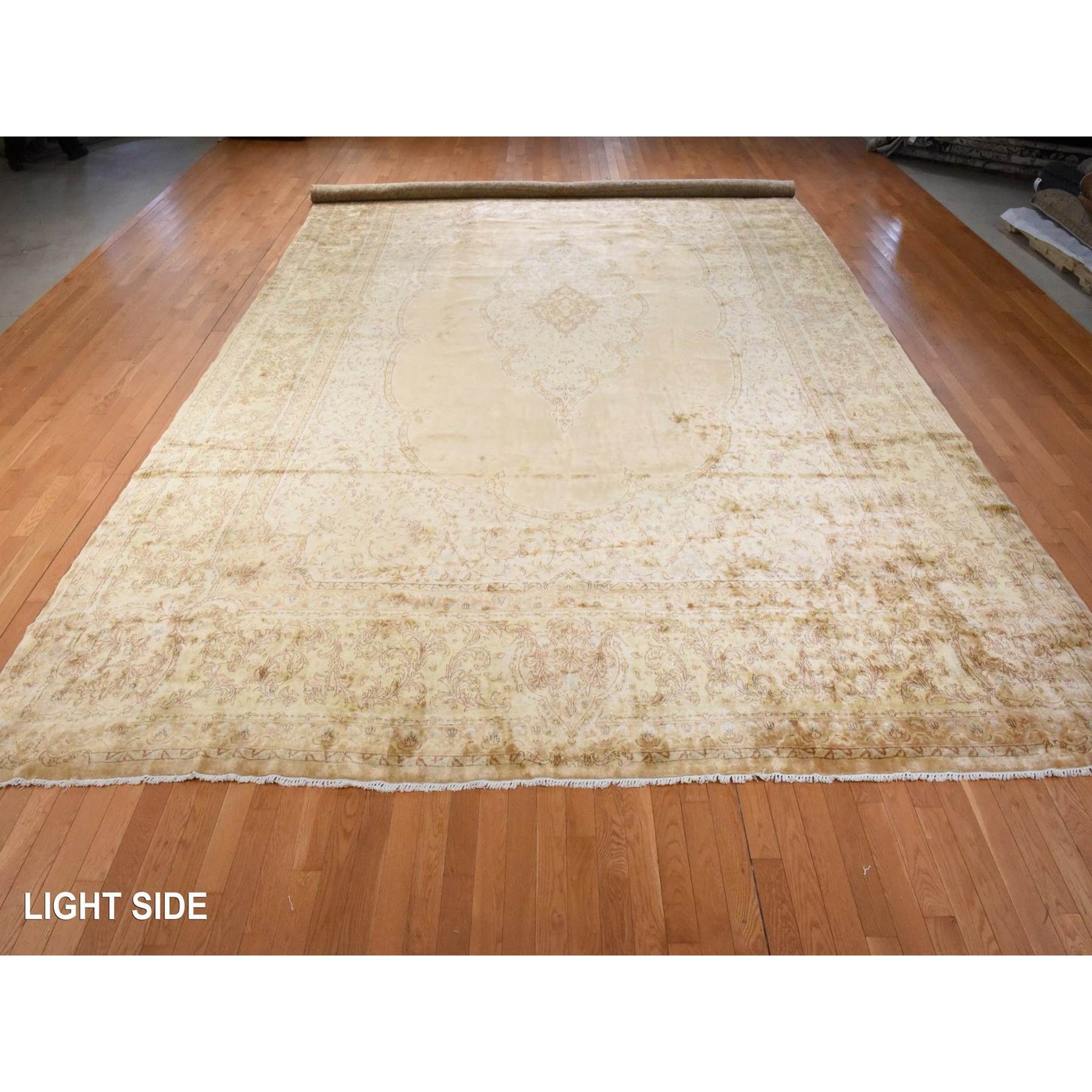 Persian-Hand-Knotted-Rug-392845