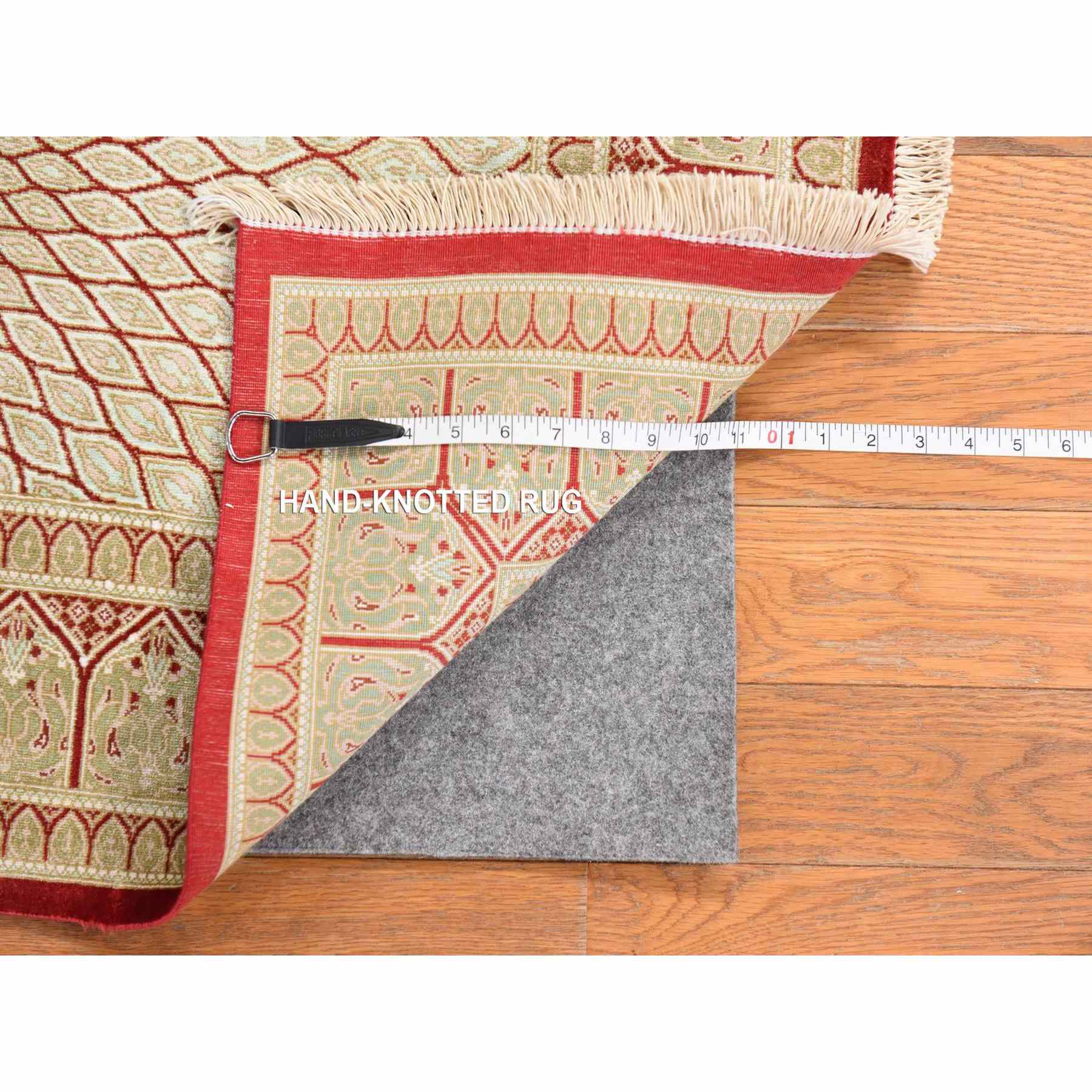 Persian-Hand-Knotted-Rug-393560