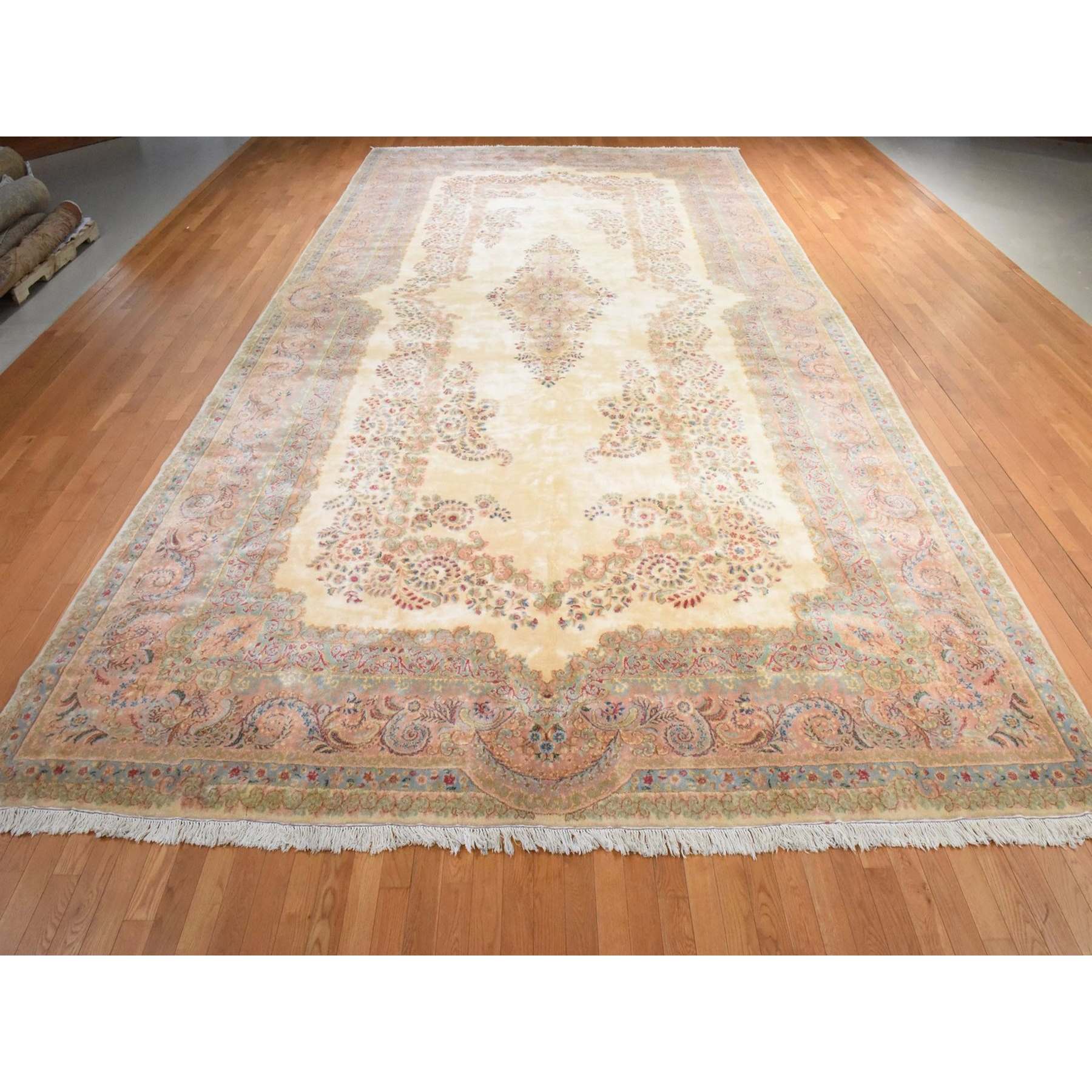 Vintage-Hand-Knotted-Rug-392835