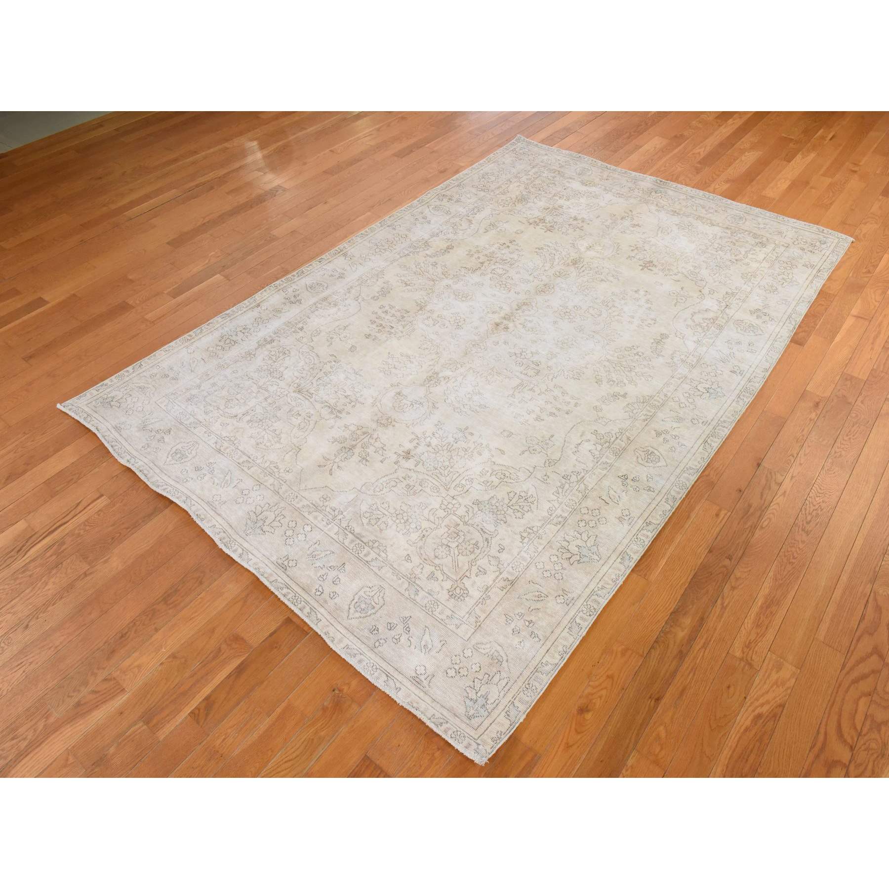 White-Wash-Vintage-Silver-Wash-Hand-Knotted-Rug-394420