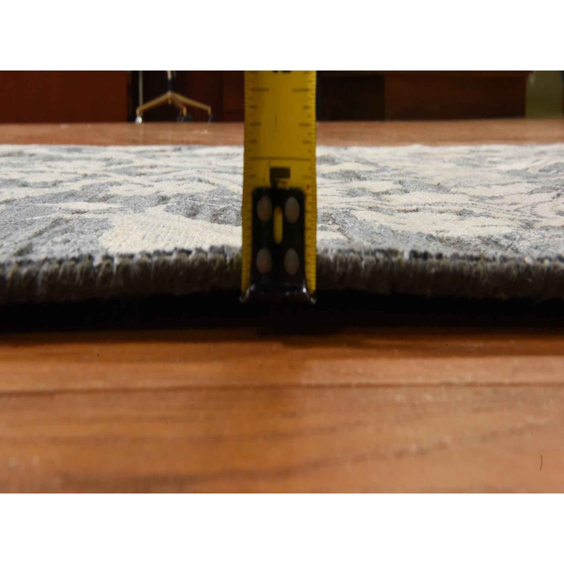 Wool-and-Silk-Hand-Knotted-Rug-394700