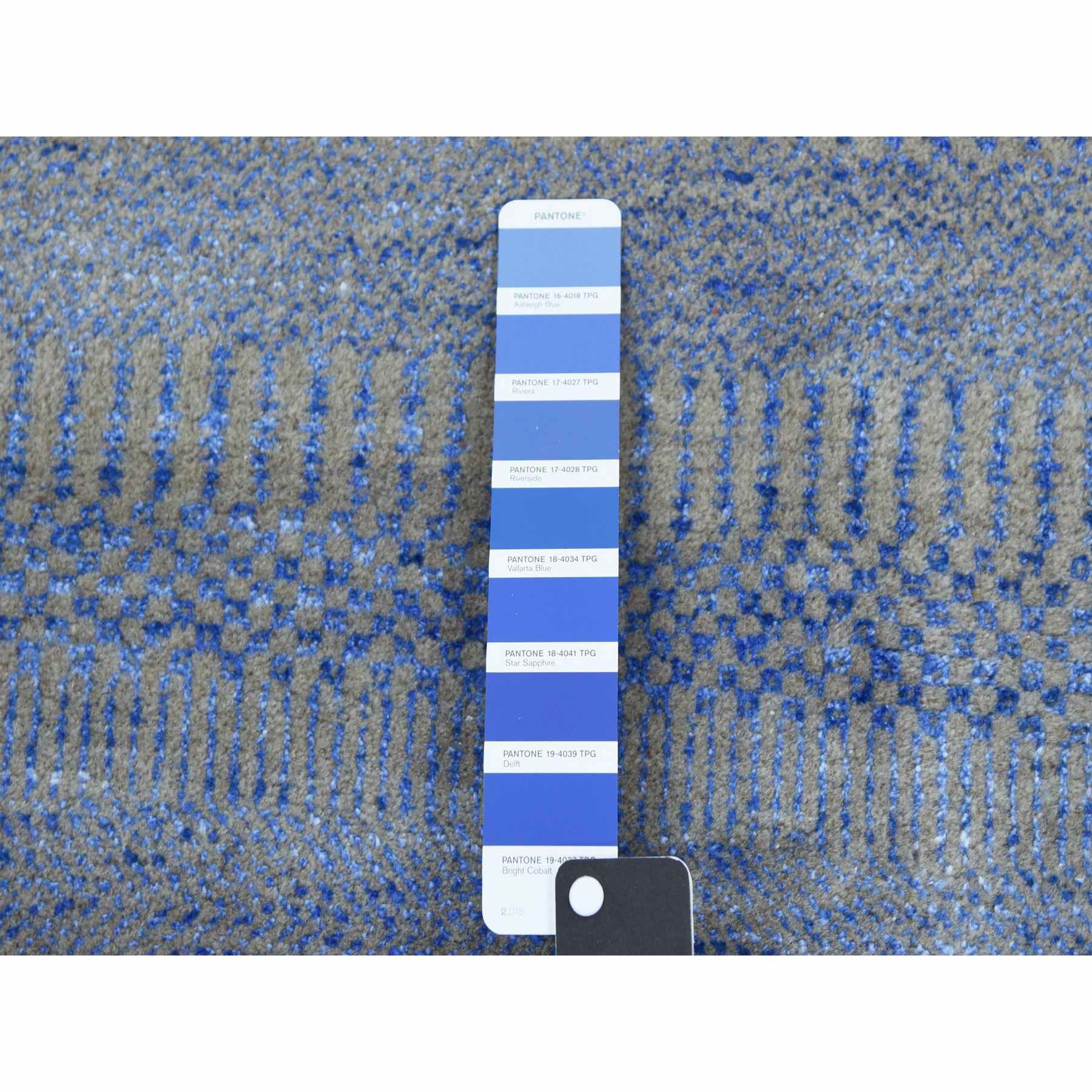 Modern-and-Contemporary-Hand-Knotted-Rug-395610