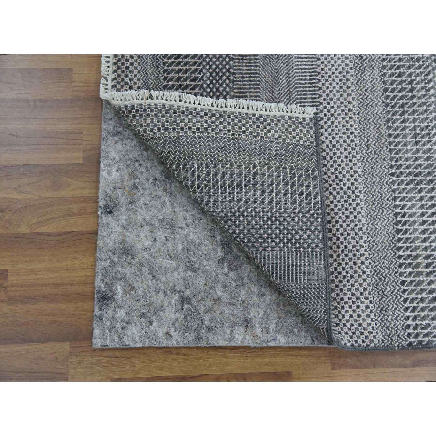 Modern-and-Contemporary-Hand-Knotted-Rug-395700