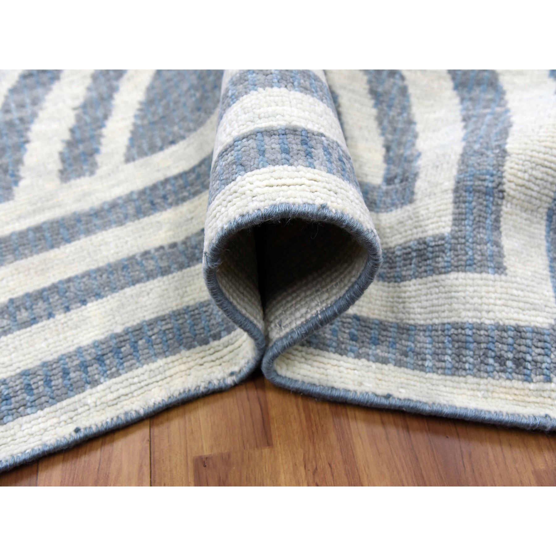 Modern-and-Contemporary-Hand-Knotted-Rug-397045