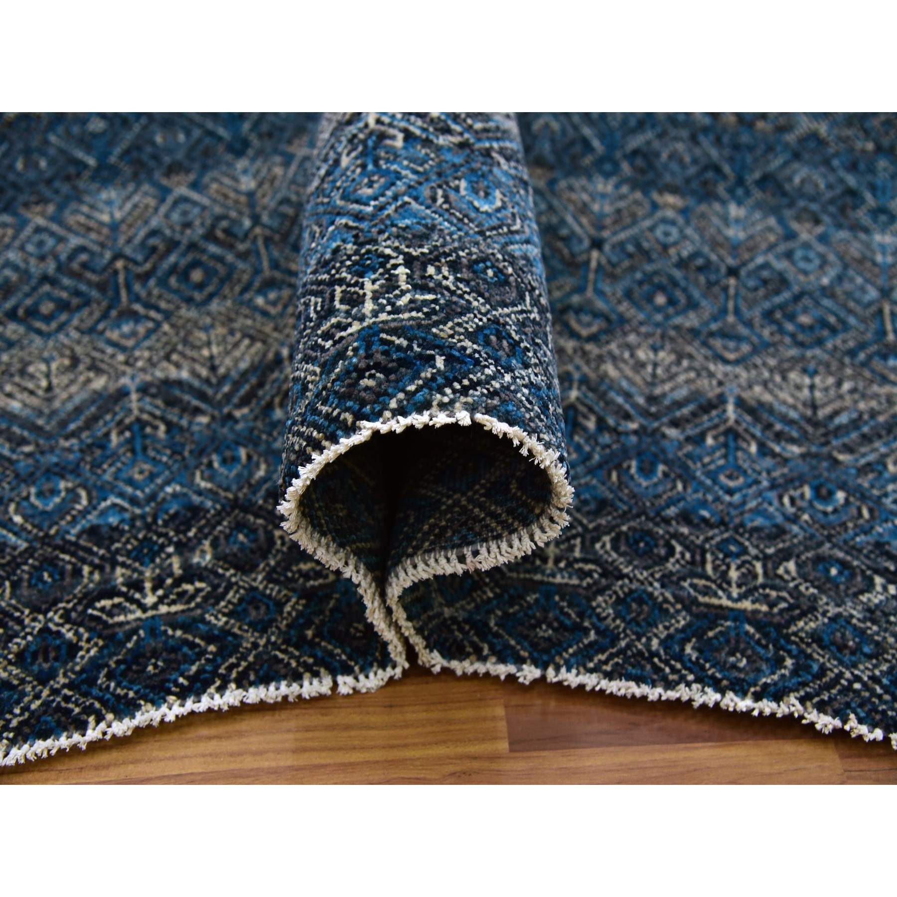 Modern-and-Contemporary-Hand-Knotted-Rug-397310