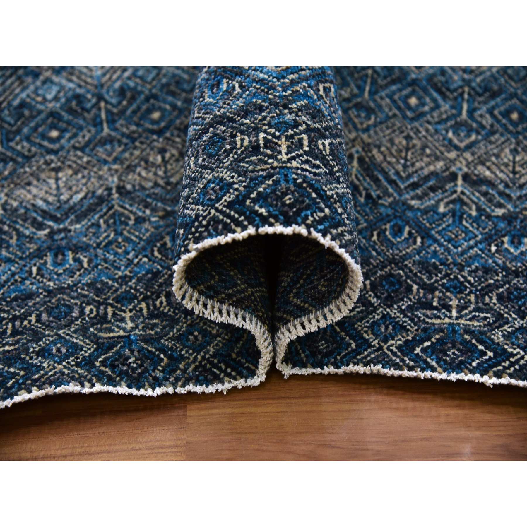 Modern-and-Contemporary-Hand-Knotted-Rug-397320