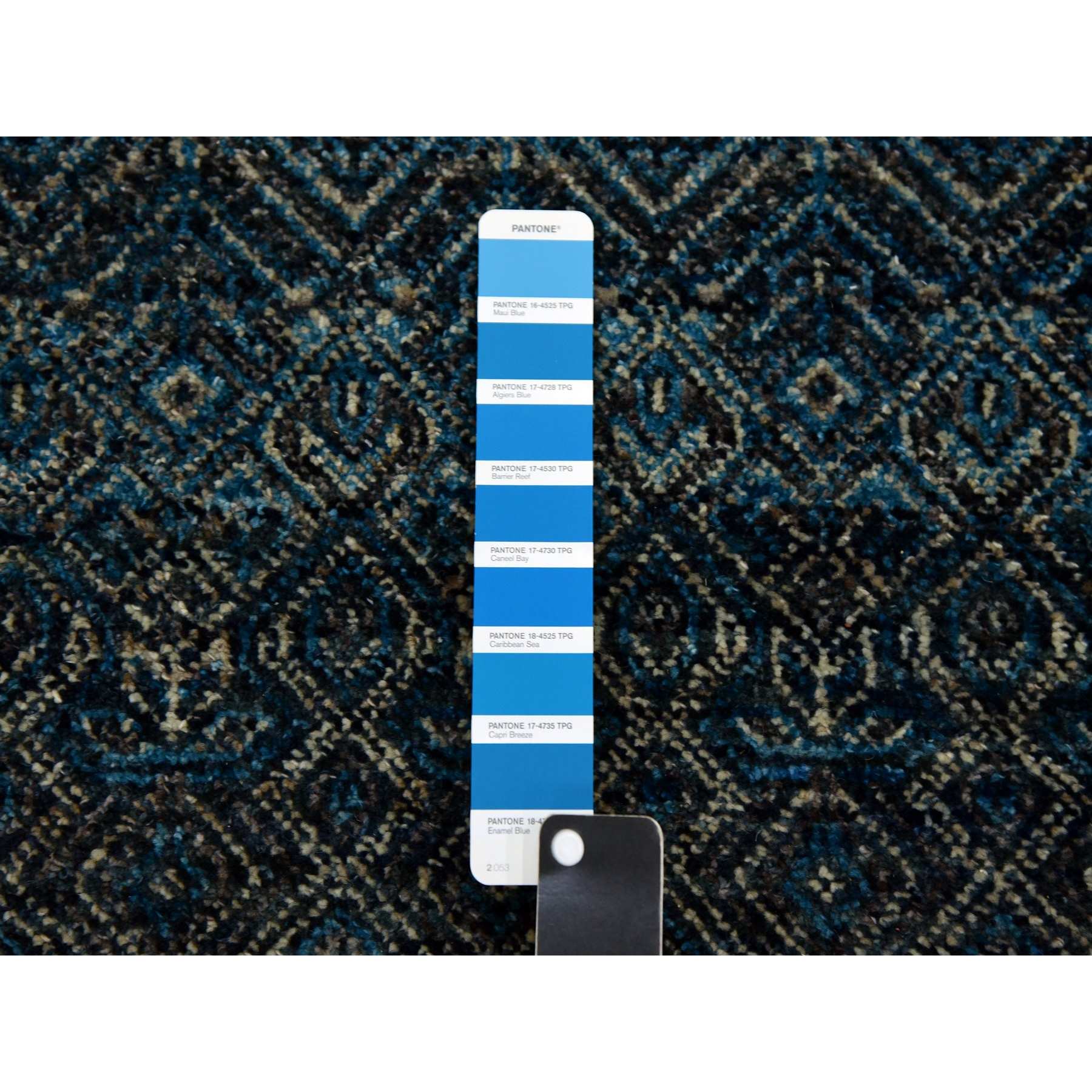 Modern-and-Contemporary-Hand-Knotted-Rug-397495