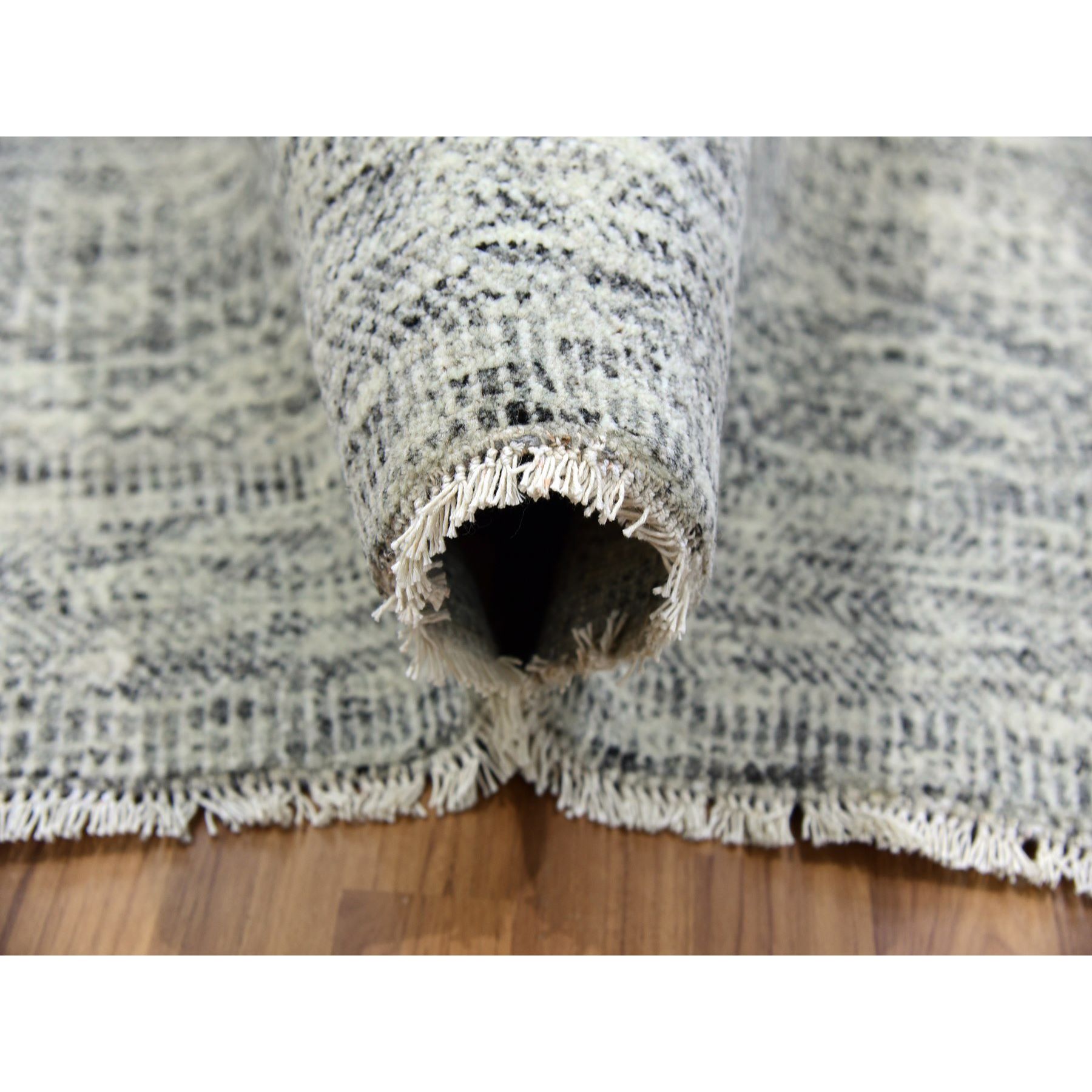 Modern-and-Contemporary-Hand-Knotted-Rug-397550