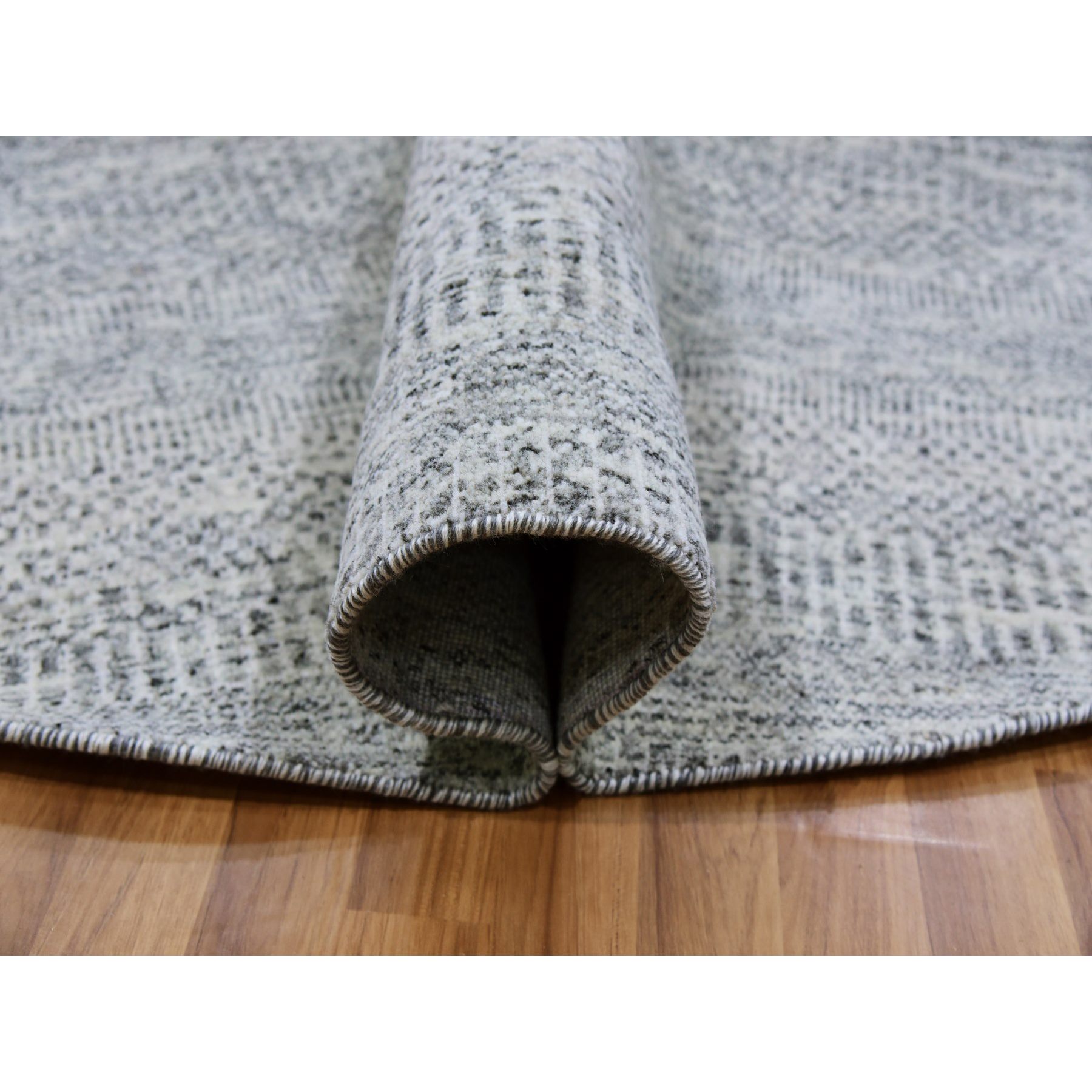 Modern-and-Contemporary-Hand-Knotted-Rug-397575