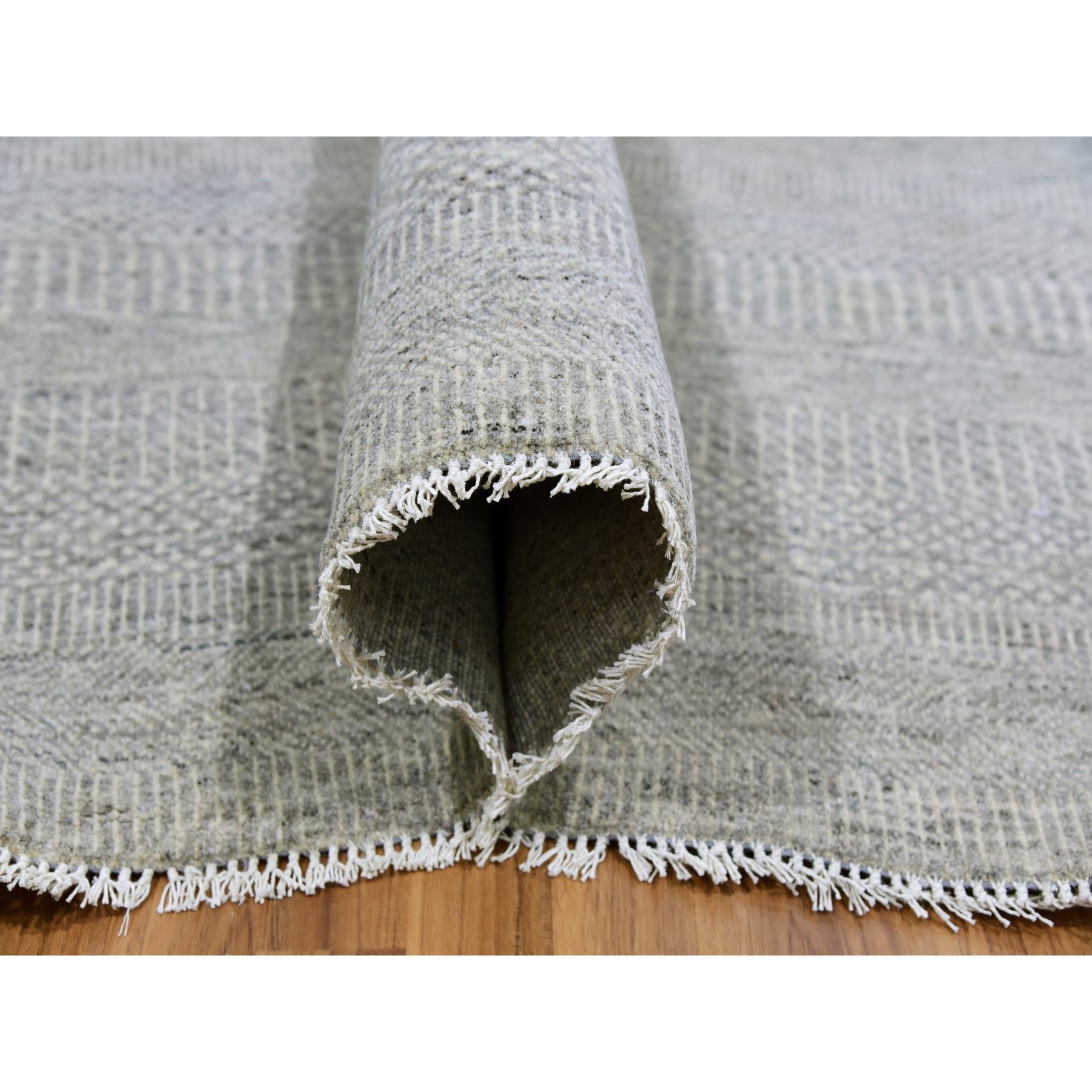 Modern-and-Contemporary-Hand-Knotted-Rug-397675