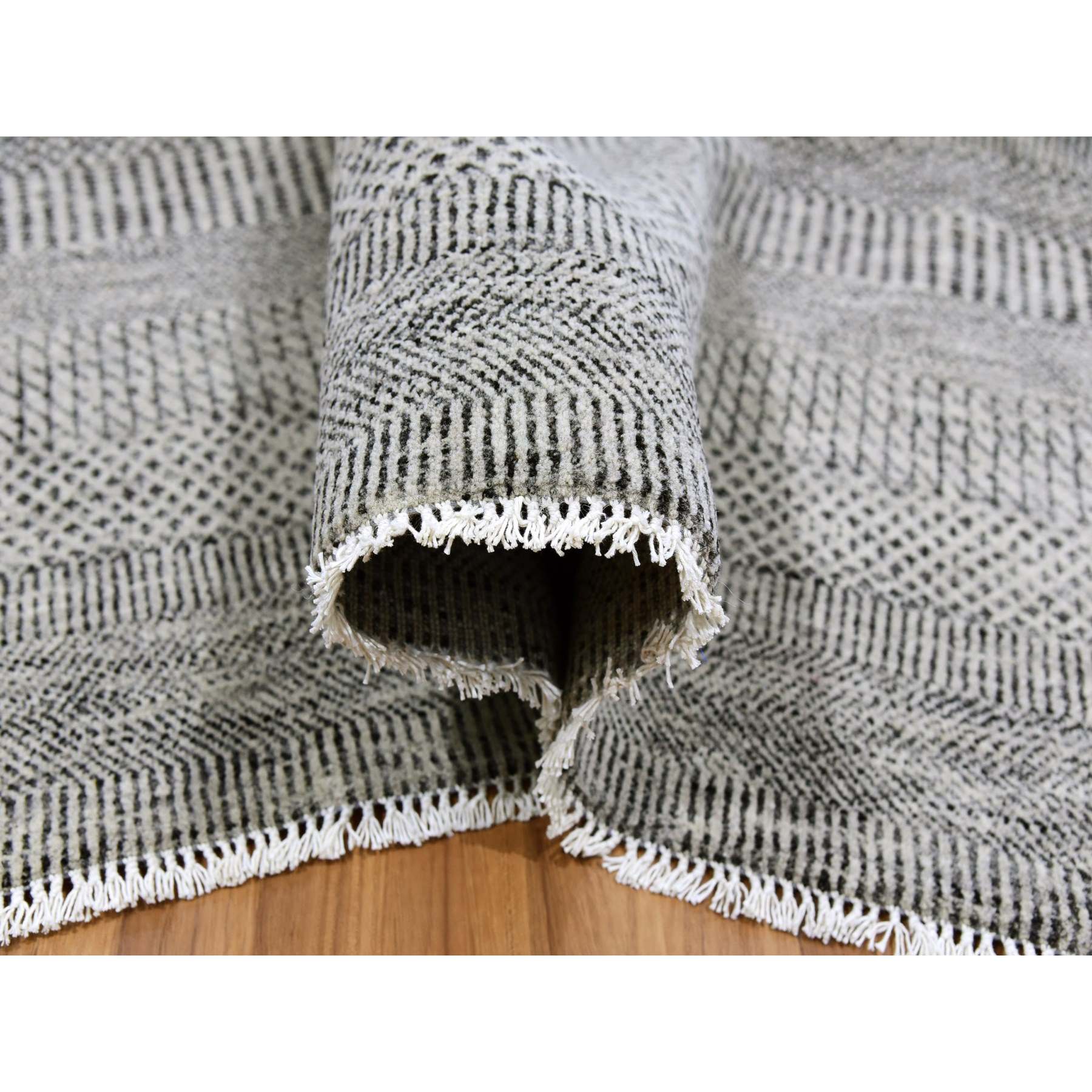 Modern-and-Contemporary-Hand-Knotted-Rug-397790