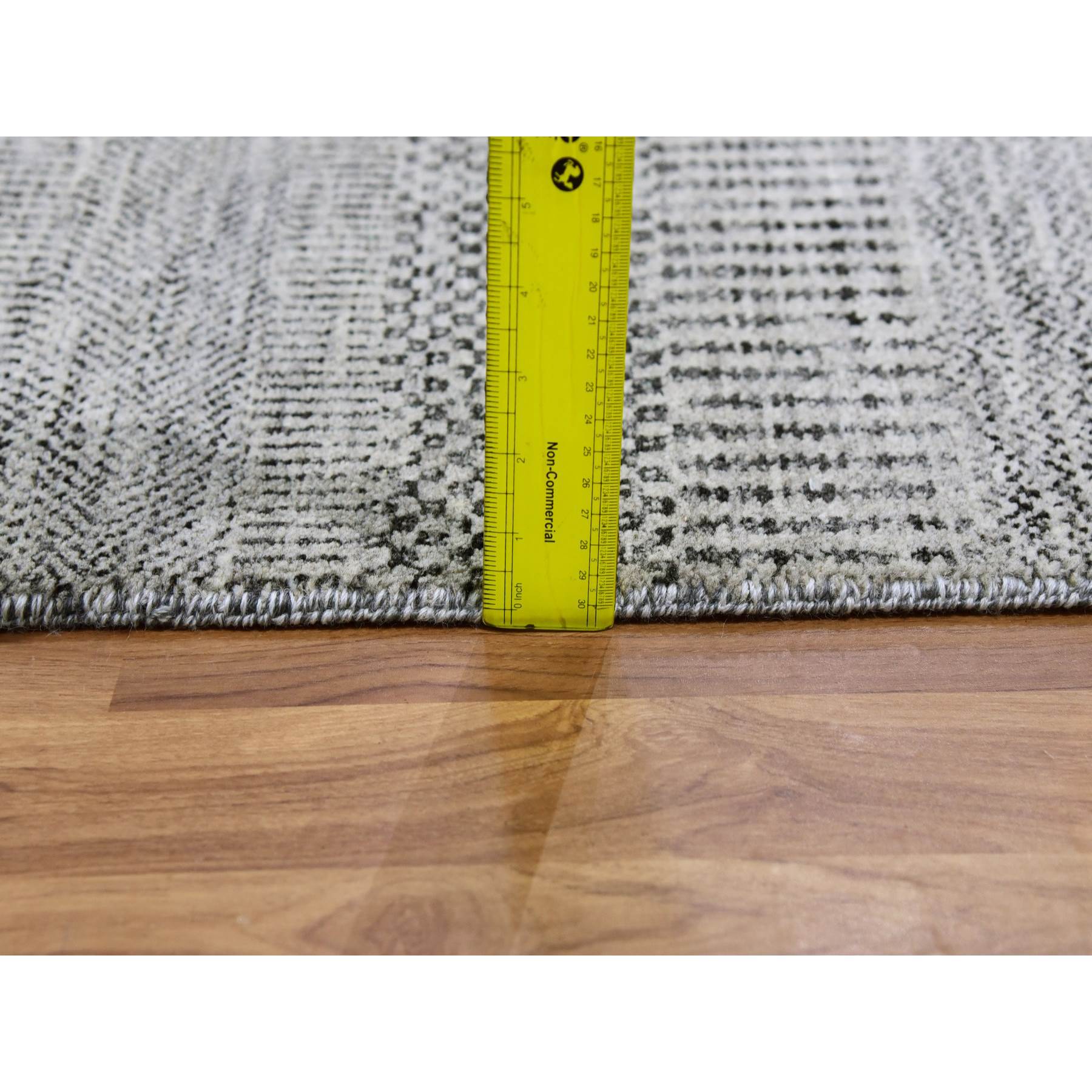 Modern-and-Contemporary-Hand-Knotted-Rug-397790
