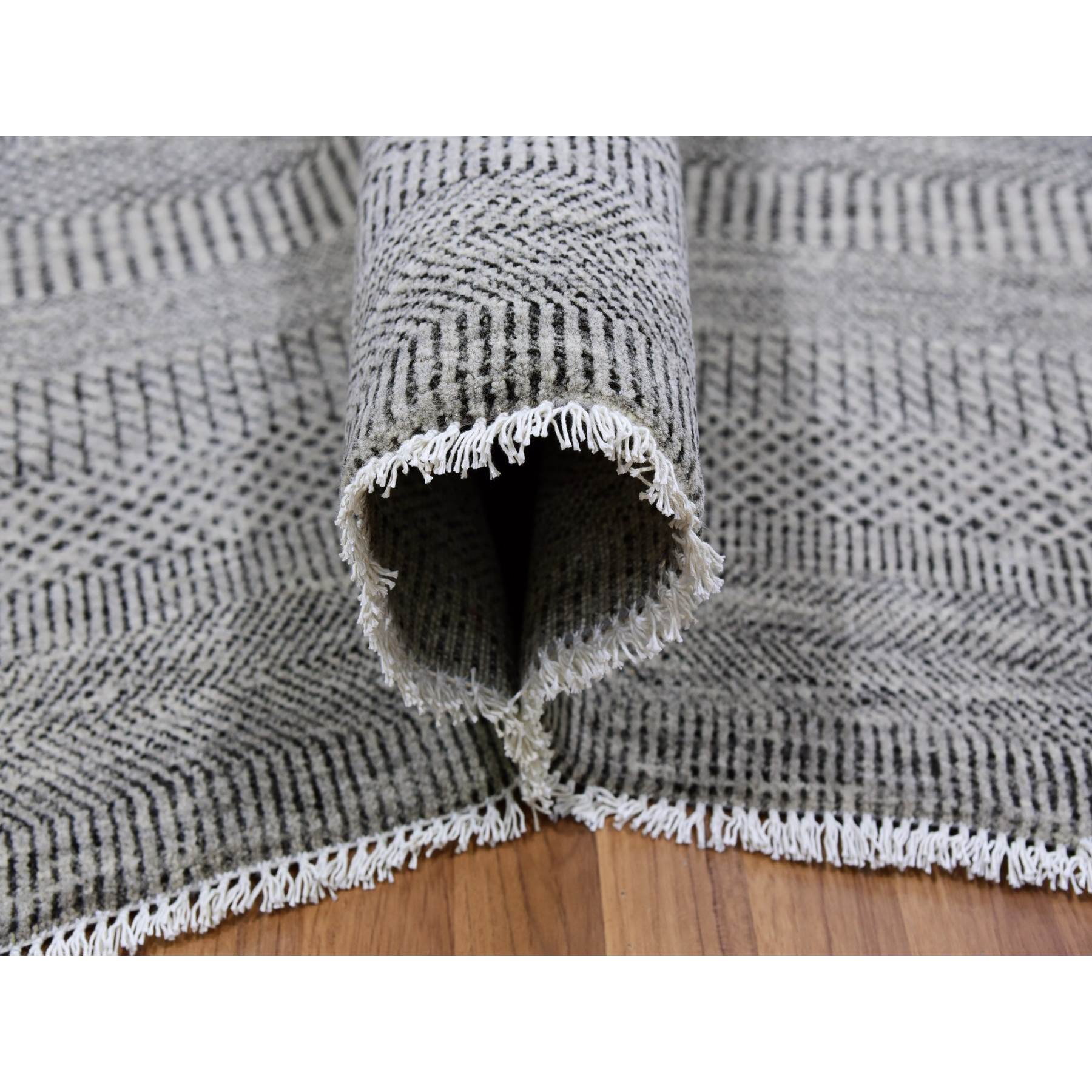 Modern-and-Contemporary-Hand-Knotted-Rug-397795