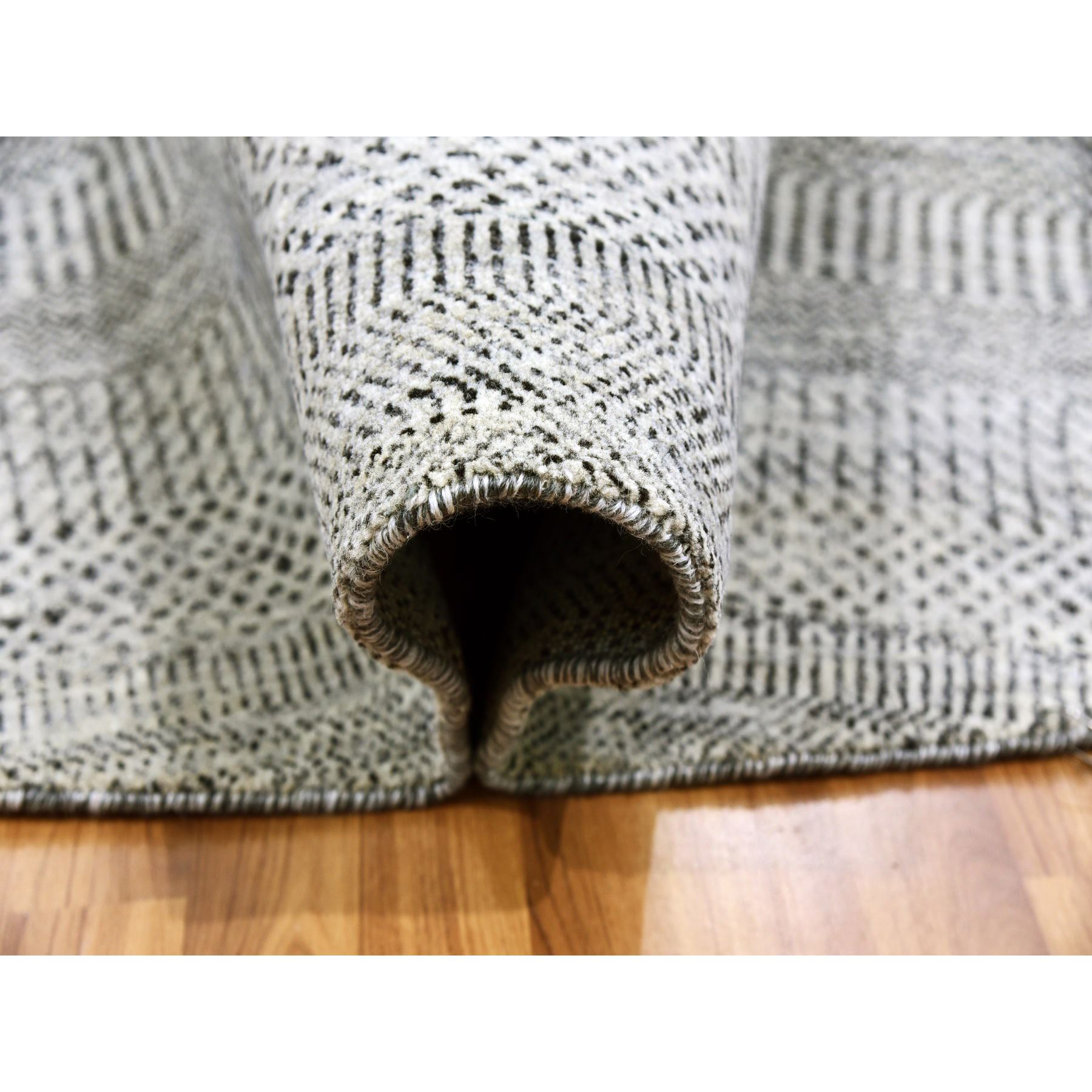 Modern-and-Contemporary-Hand-Knotted-Rug-397815