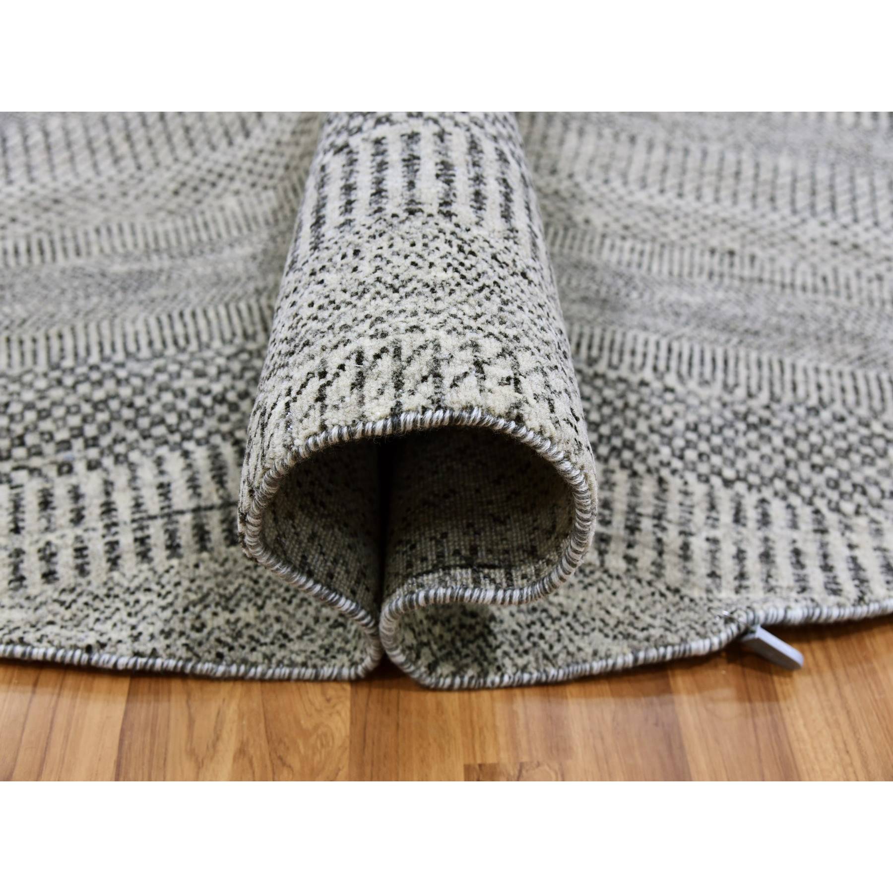 Modern-and-Contemporary-Hand-Knotted-Rug-397820