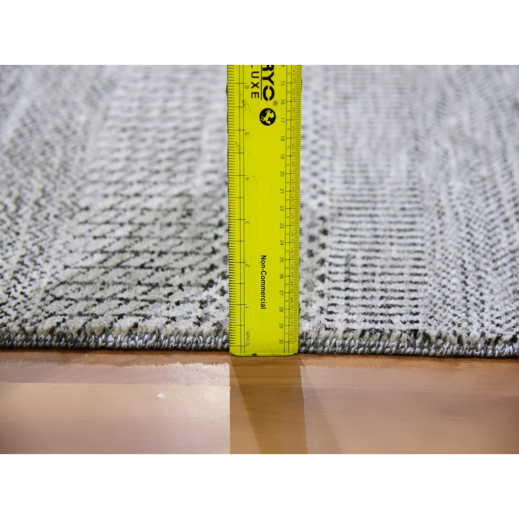 Modern-and-Contemporary-Hand-Knotted-Rug-397850