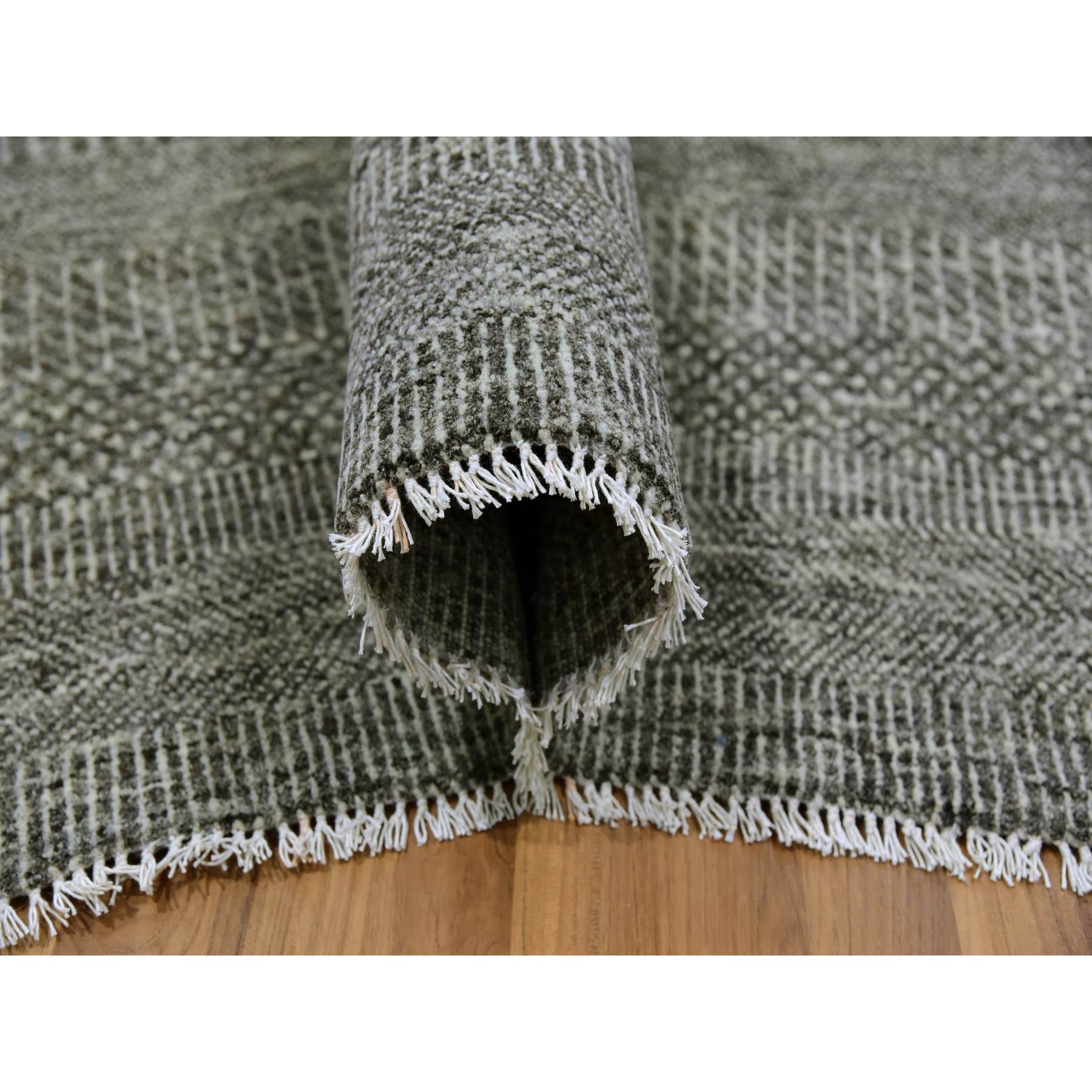Modern-and-Contemporary-Hand-Knotted-Rug-397935