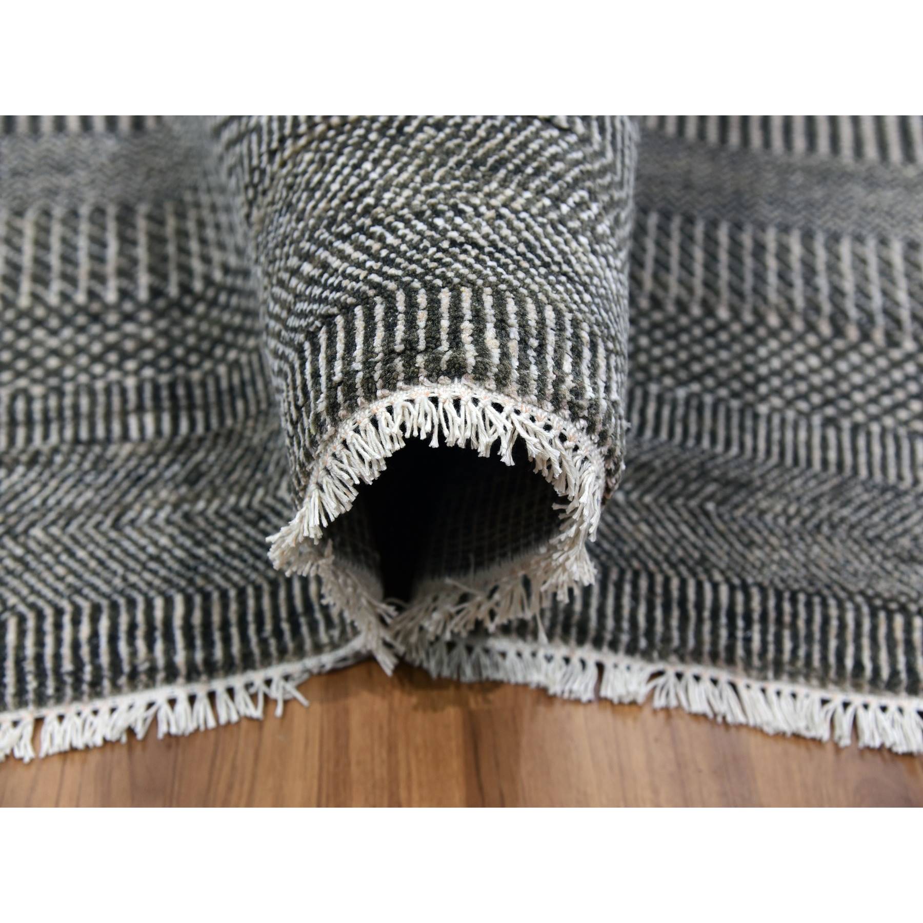Modern-and-Contemporary-Hand-Knotted-Rug-398070