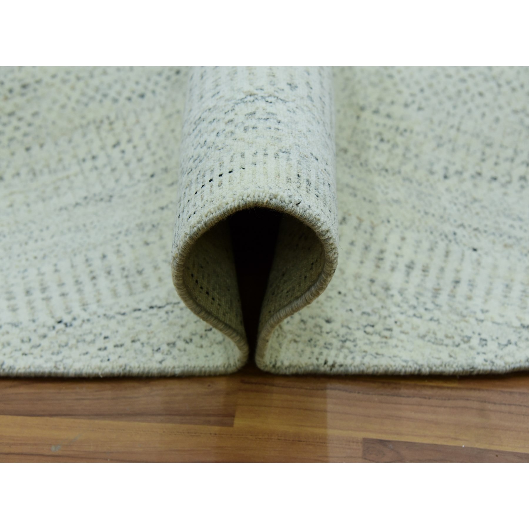 Modern-and-Contemporary-Hand-Knotted-Rug-398275
