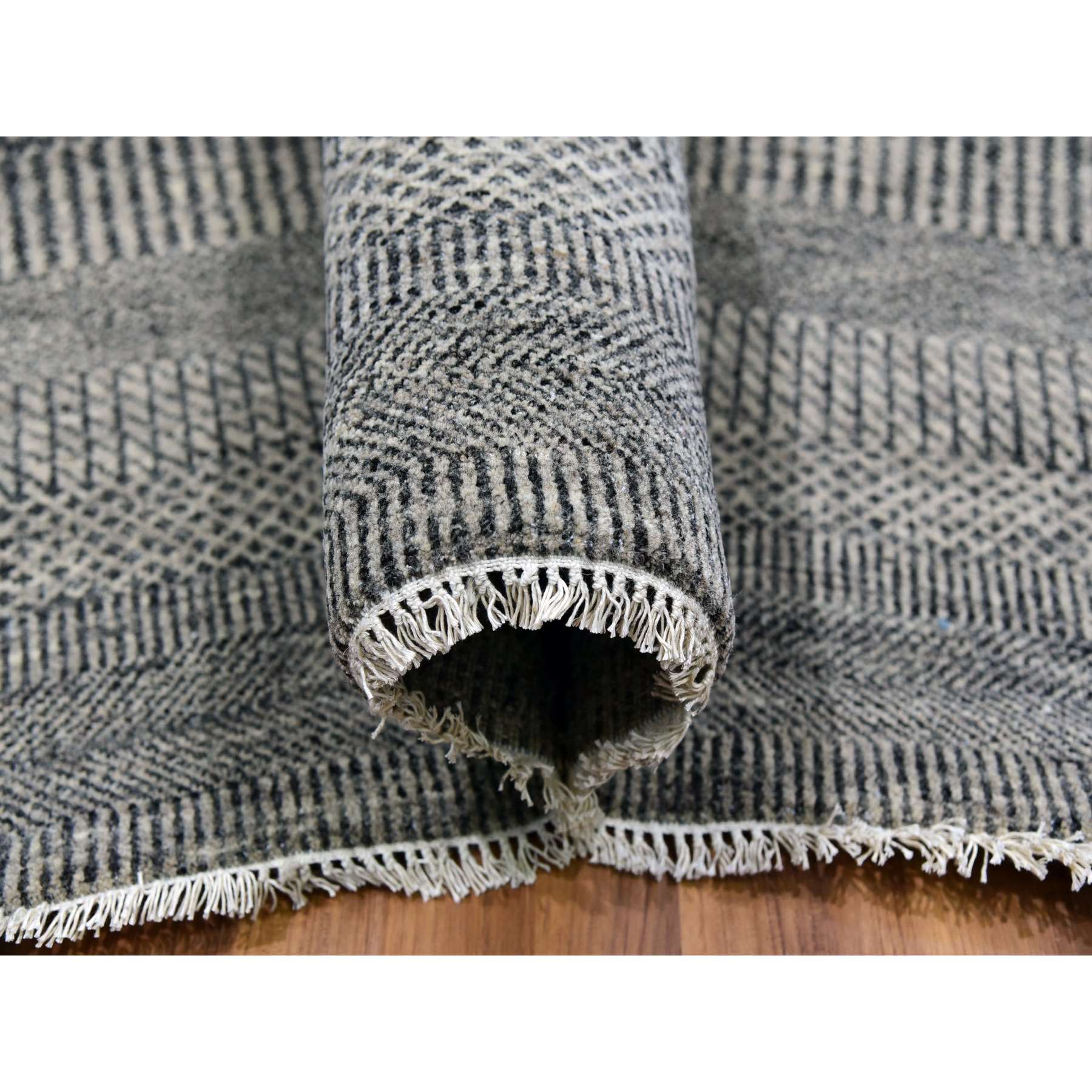 Modern-and-Contemporary-Hand-Knotted-Rug-399340