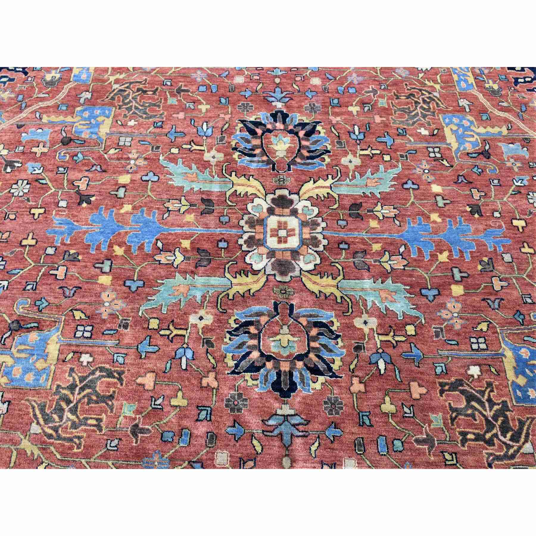 Heriz-Hand-Knotted-Rug-401115