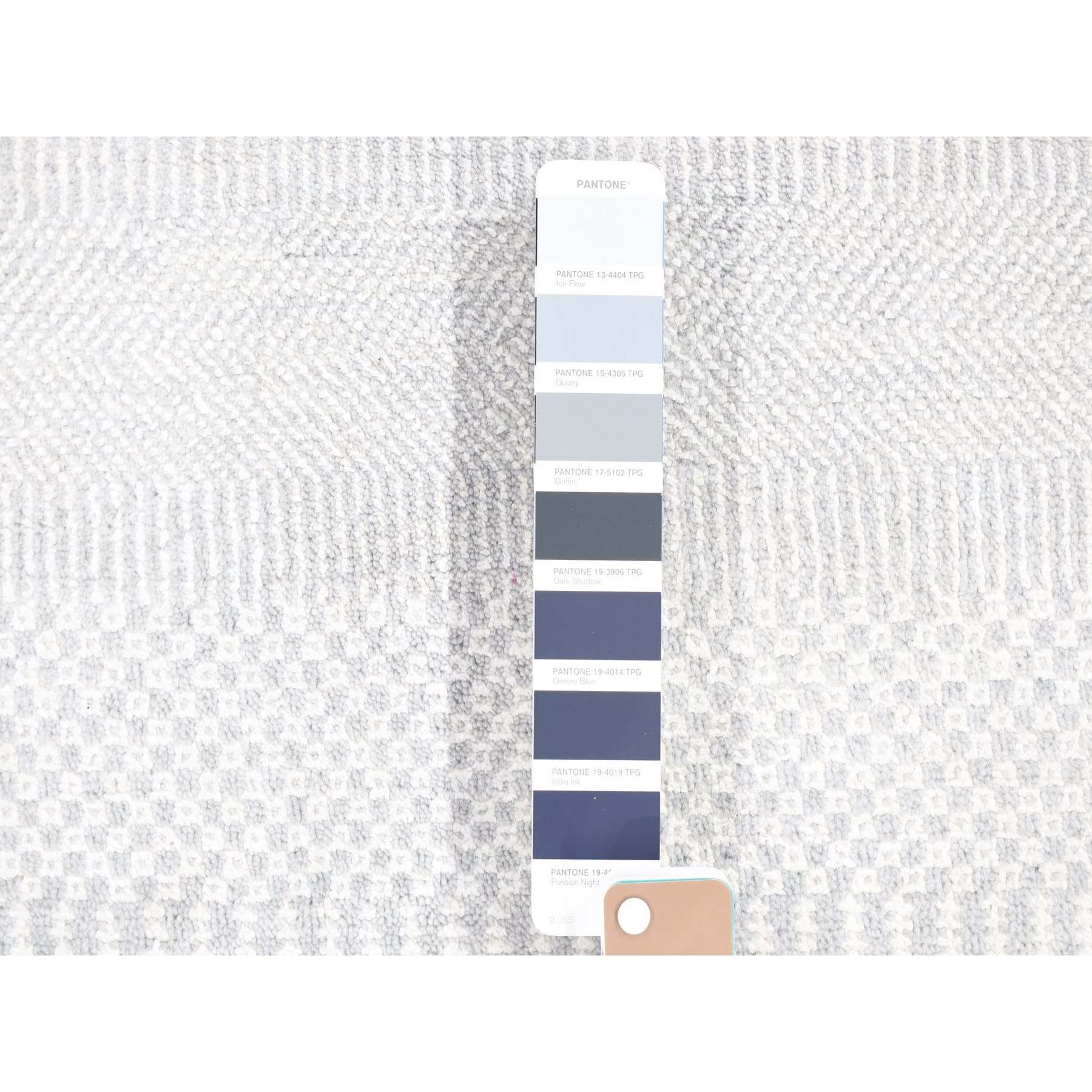 Modern-and-Contemporary-Hand-Knotted-Rug-401285