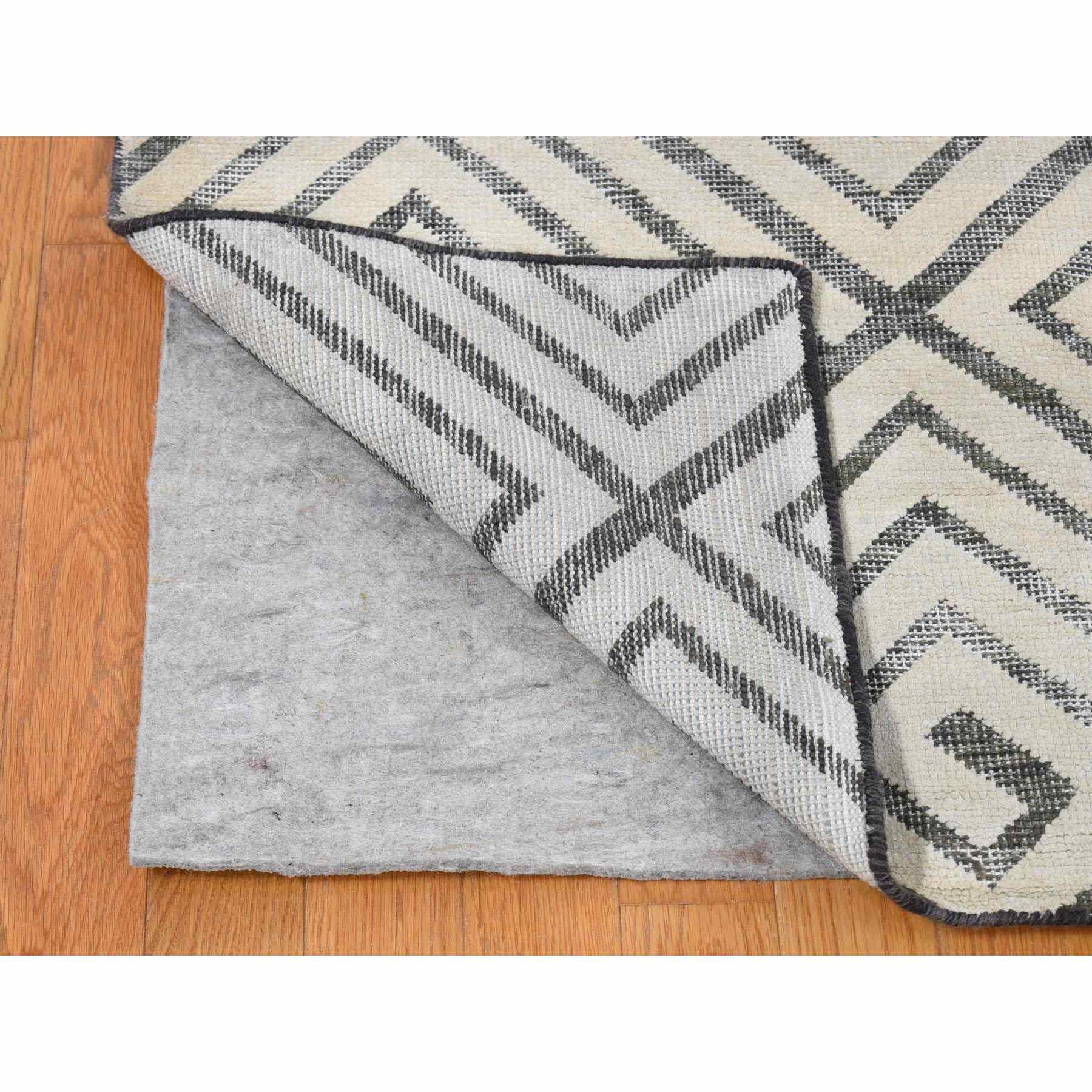 Modern-and-Contemporary-Hand-Knotted-Rug-402235