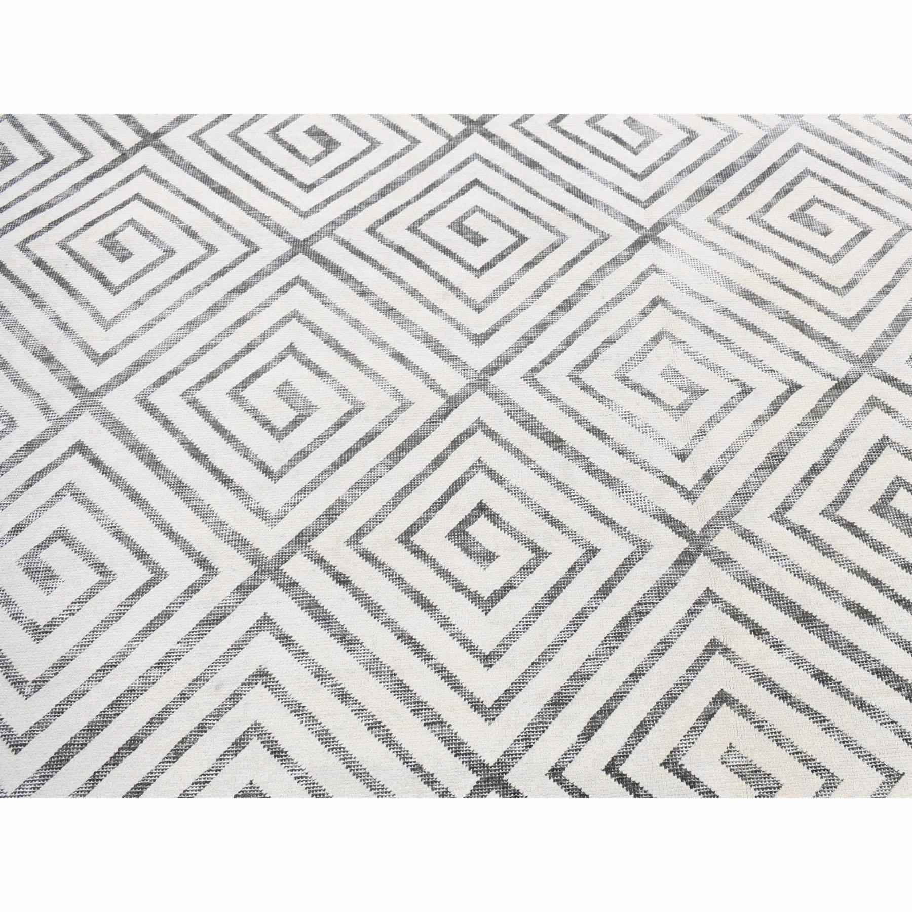 Modern-and-Contemporary-Hand-Knotted-Rug-402235