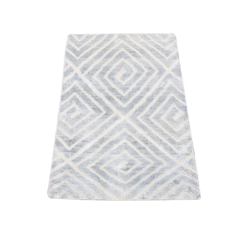 Light Gray, Modern Design Silk with Textured Wool, High and Low Hand Knotted, Mat Oriental 