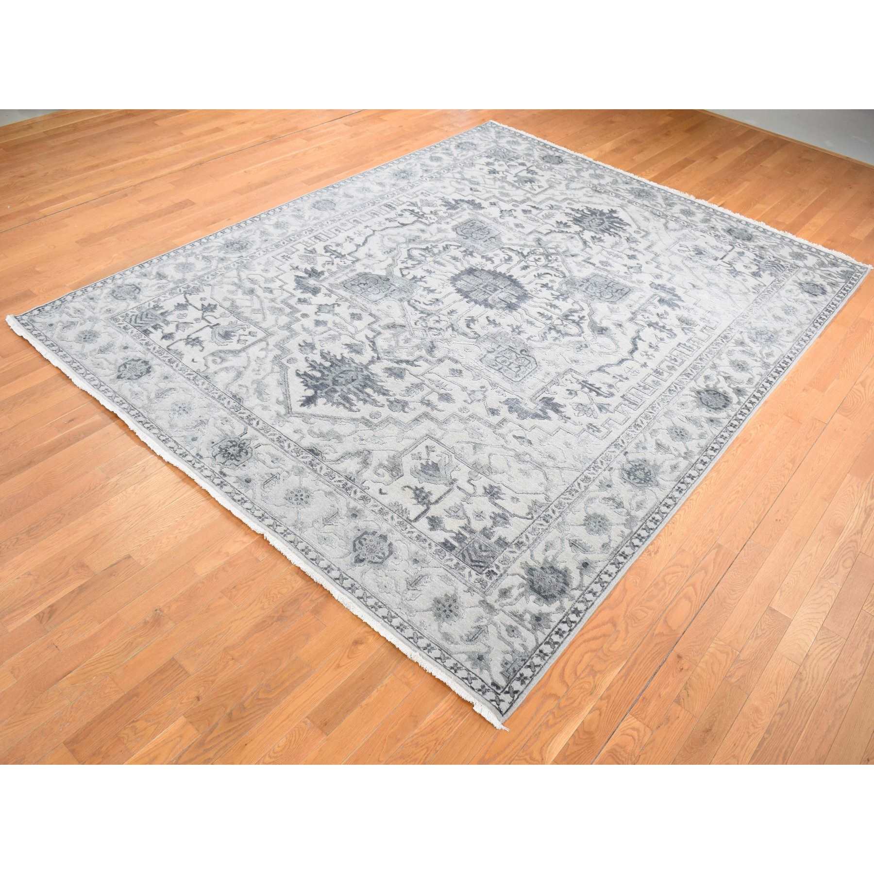Heriz-Hand-Knotted-Rug-403670
