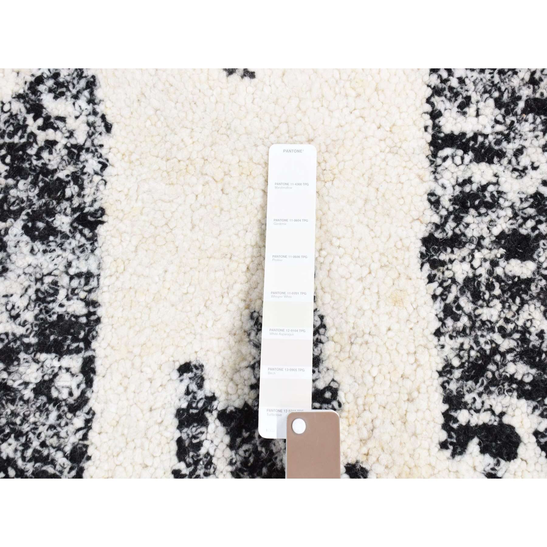 Modern-and-Contemporary-Hand-Knotted-Rug-403780