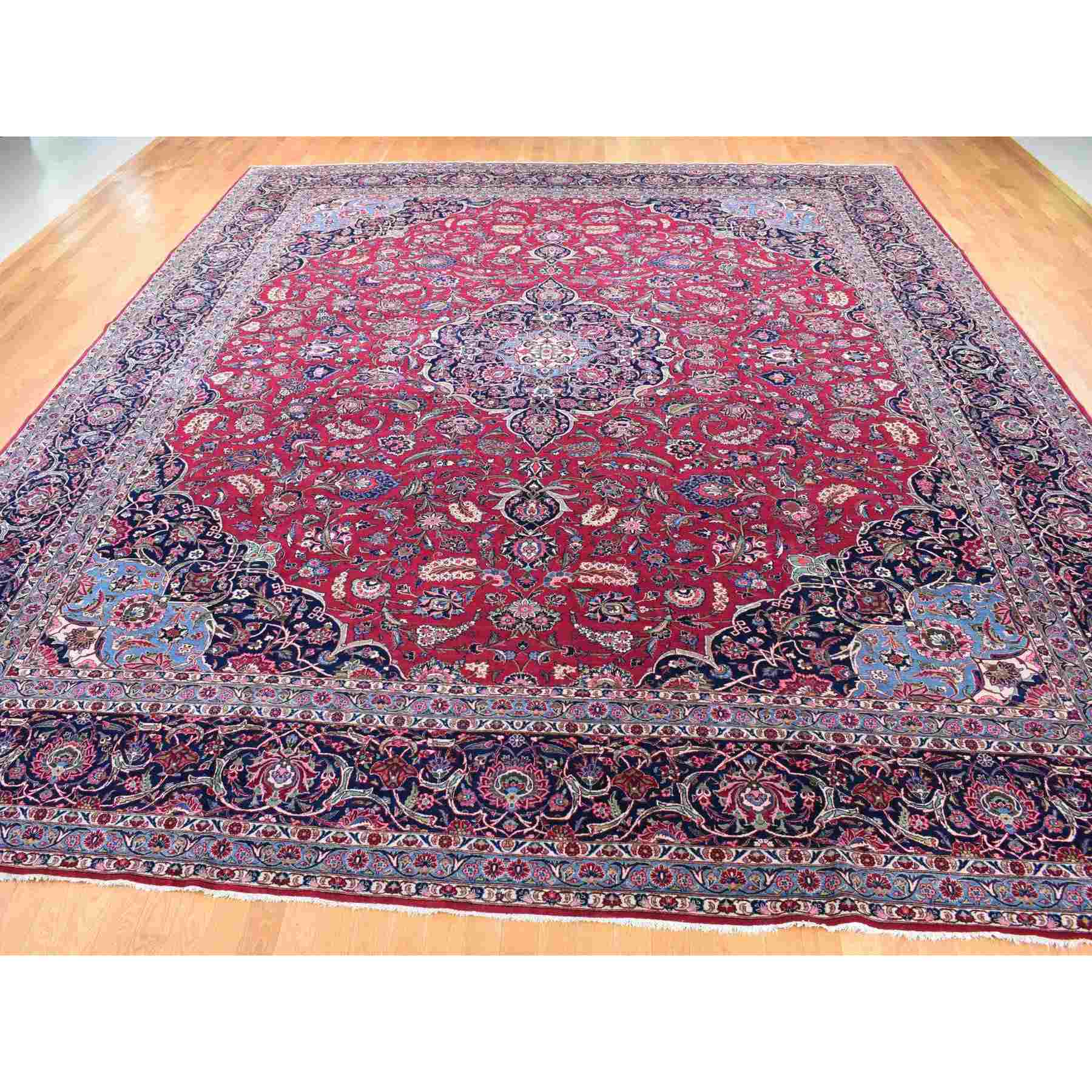Persian-Hand-Knotted-Rug-402510
