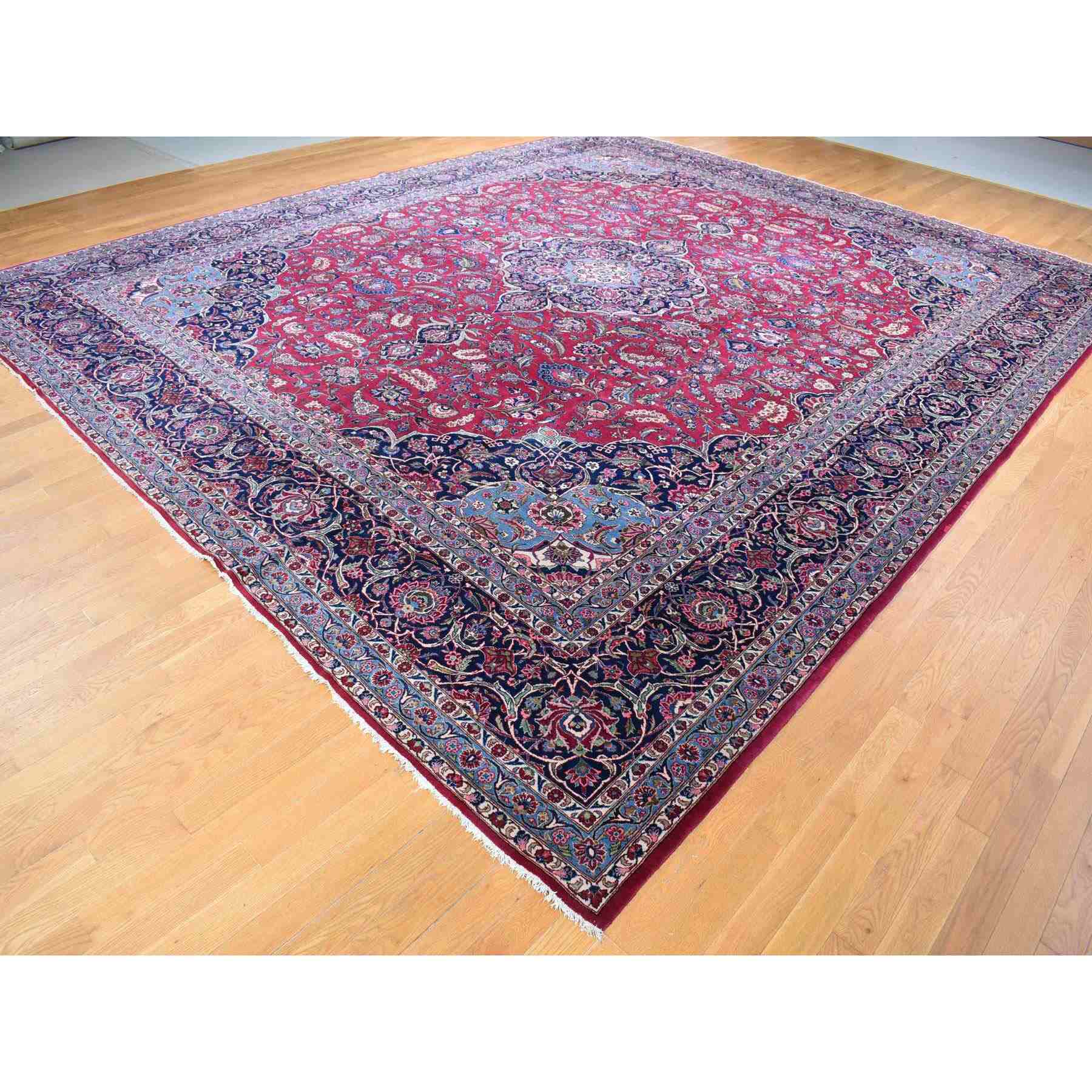 Persian-Hand-Knotted-Rug-402510
