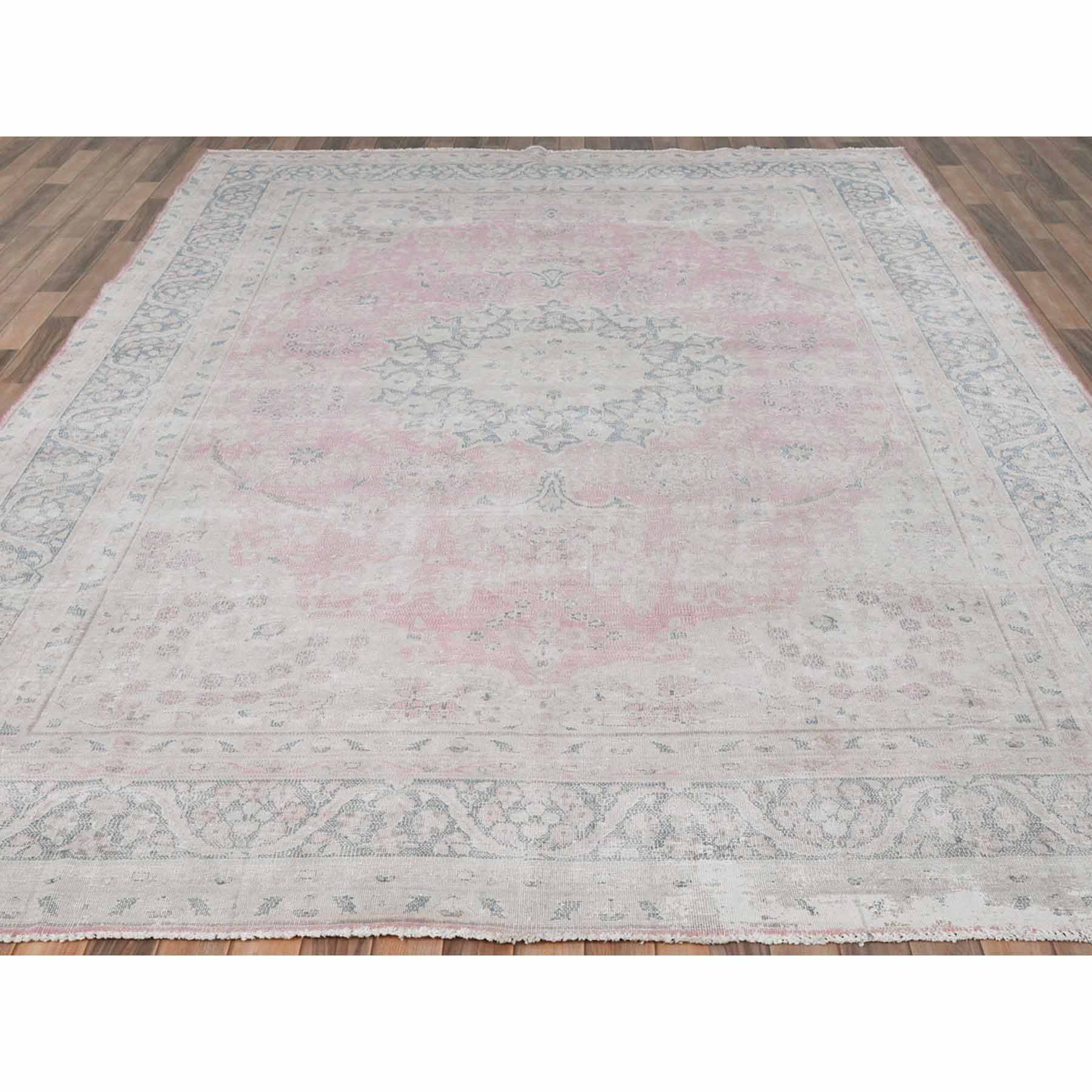 Persian-Hand-Knotted-Rug-409650
