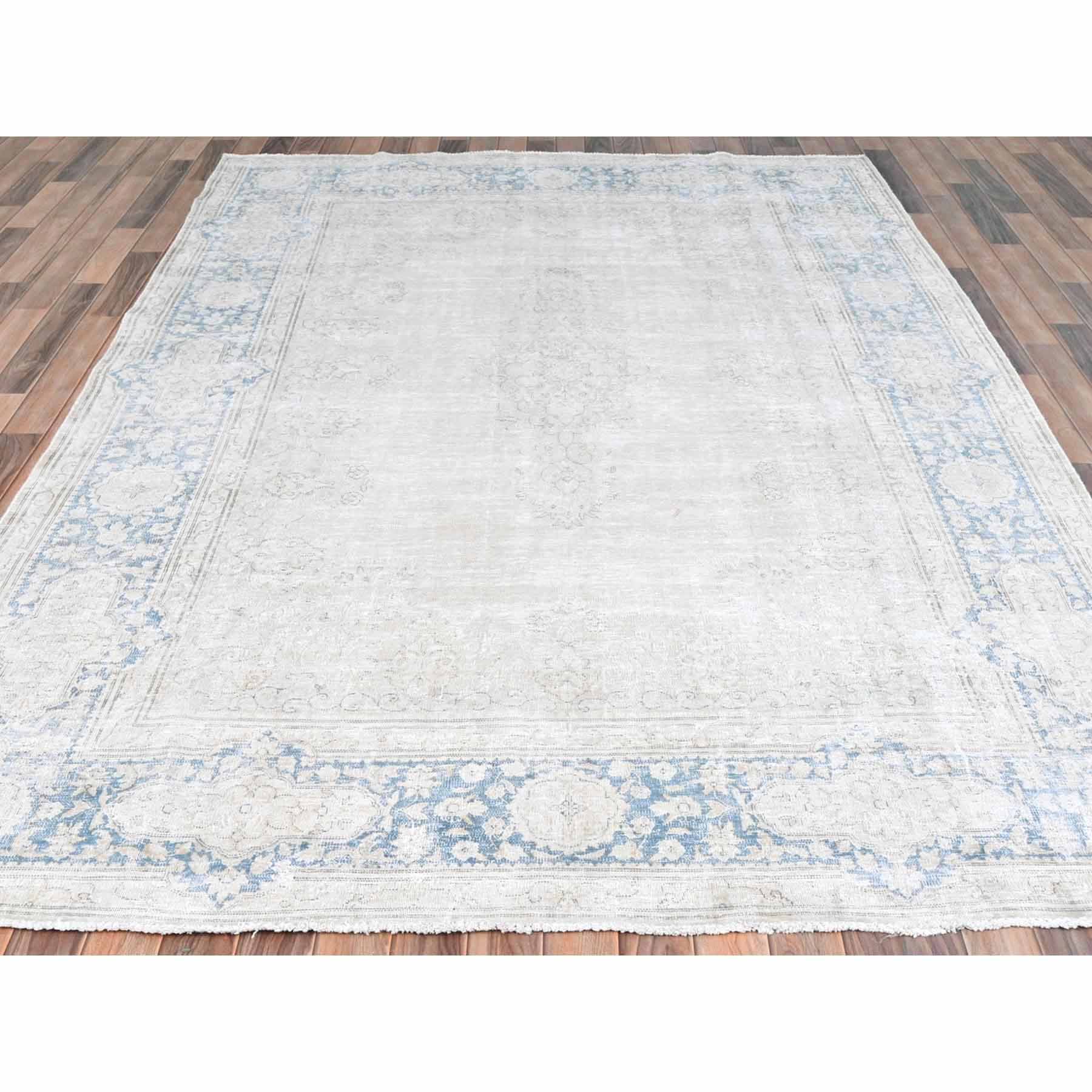 Persian-Hand-Knotted-Rug-409700