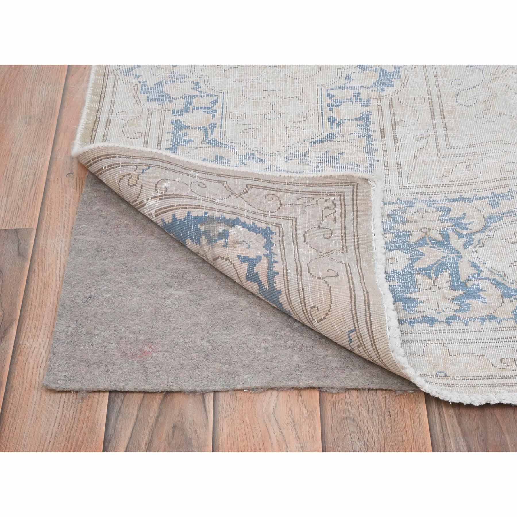 Persian-Hand-Knotted-Rug-409700