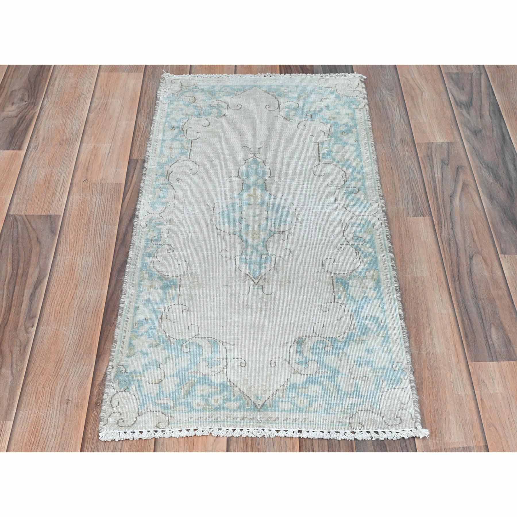 Persian-Hand-Knotted-Rug-409840