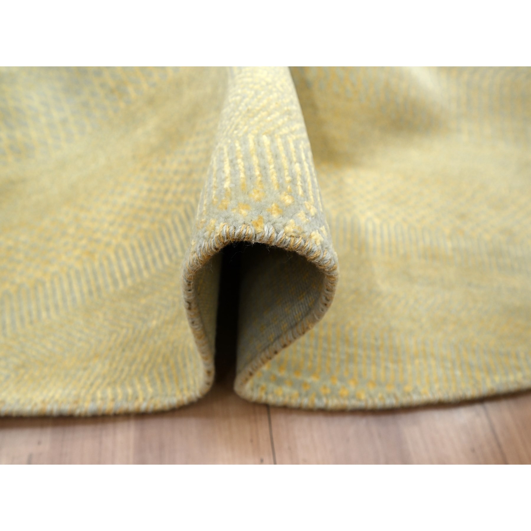 Modern-and-Contemporary-Hand-Knotted-Rug-416060